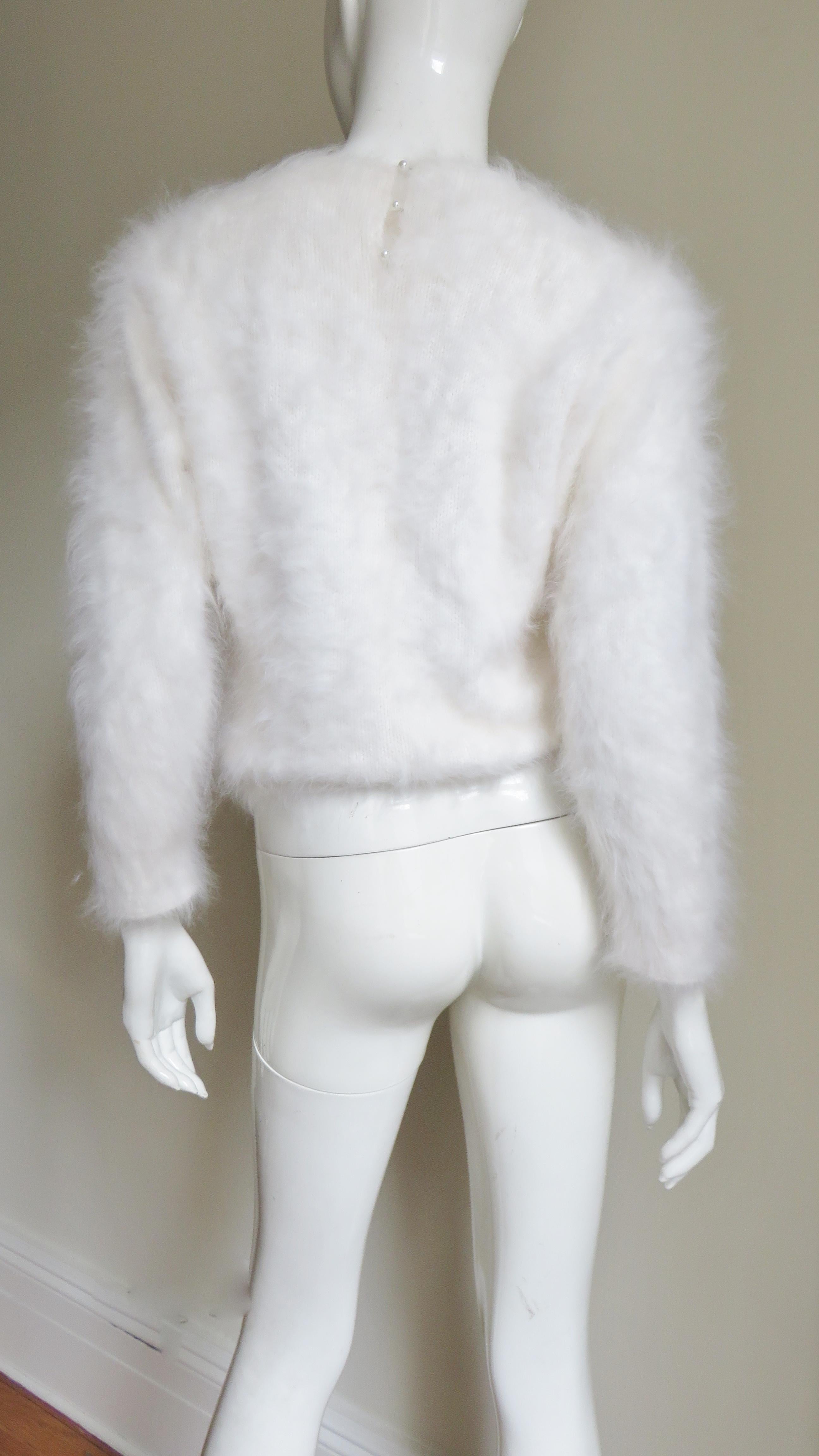 New Vintage 1980s J. Orr White Angora Sweater 3