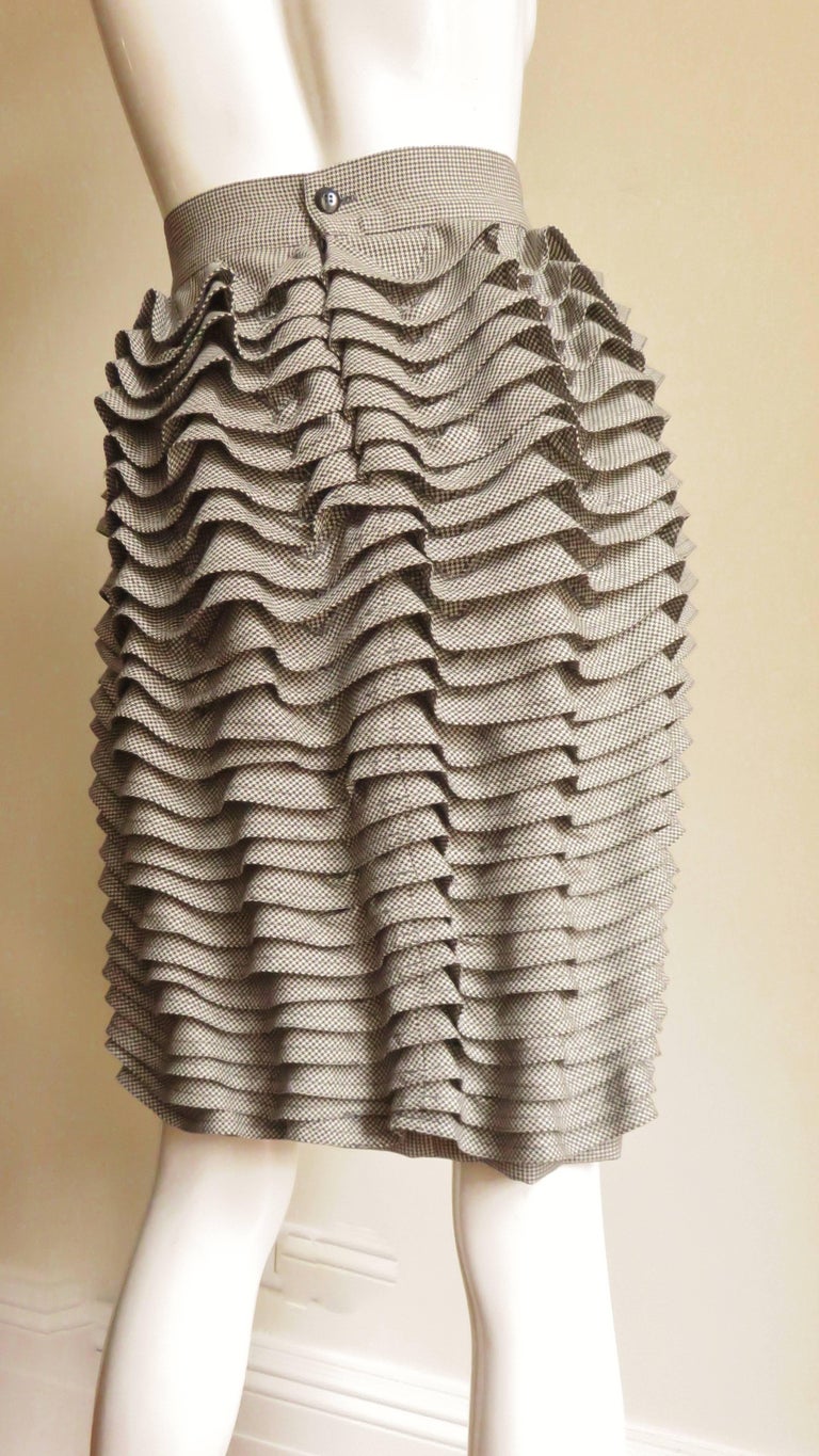2912063 Black-White Check Ruffle Skirt