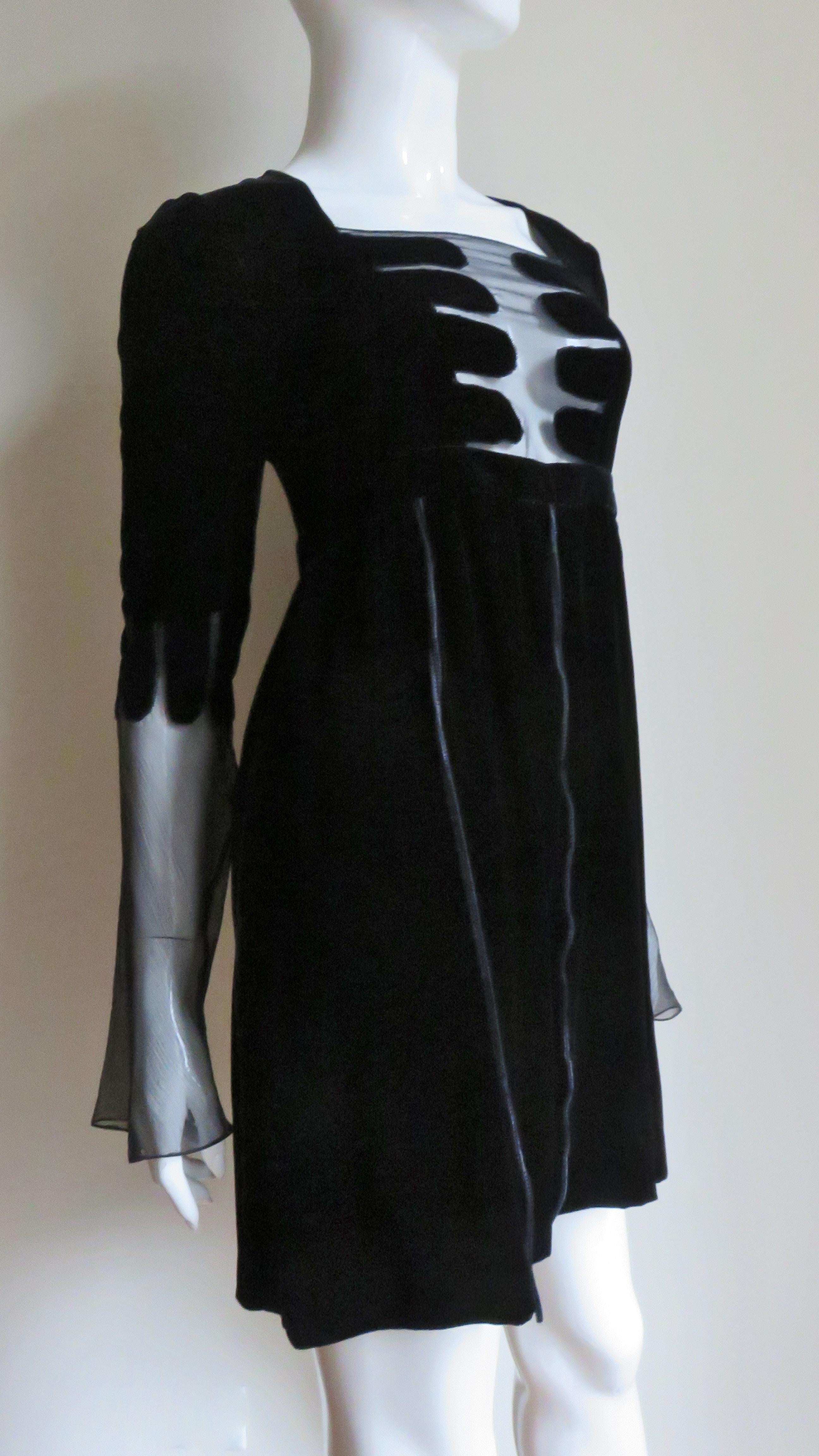 Women's Tom Ford for Gucci New Silk Velvet Dress F/W 2001 For Sale