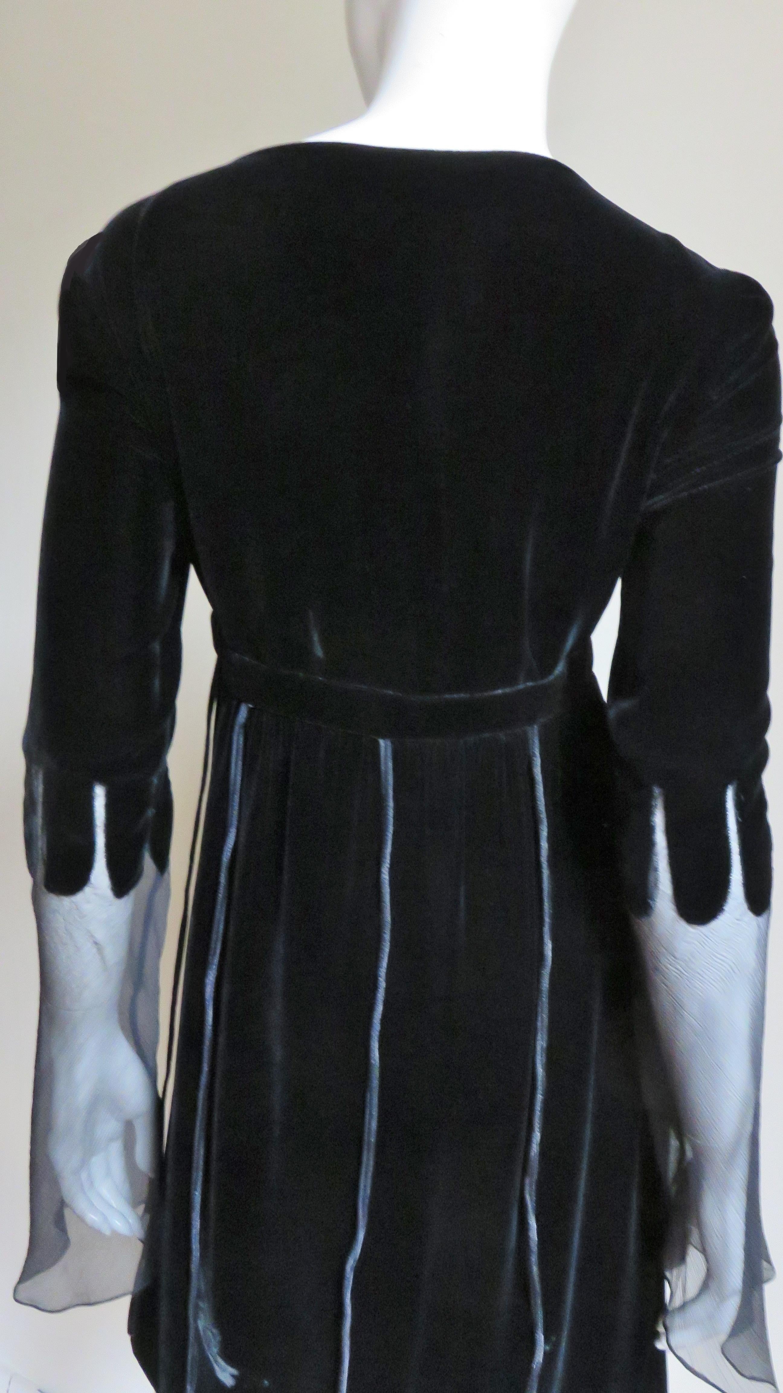 Tom Ford for Gucci New Silk Velvet Dress F/W 2001 For Sale 2