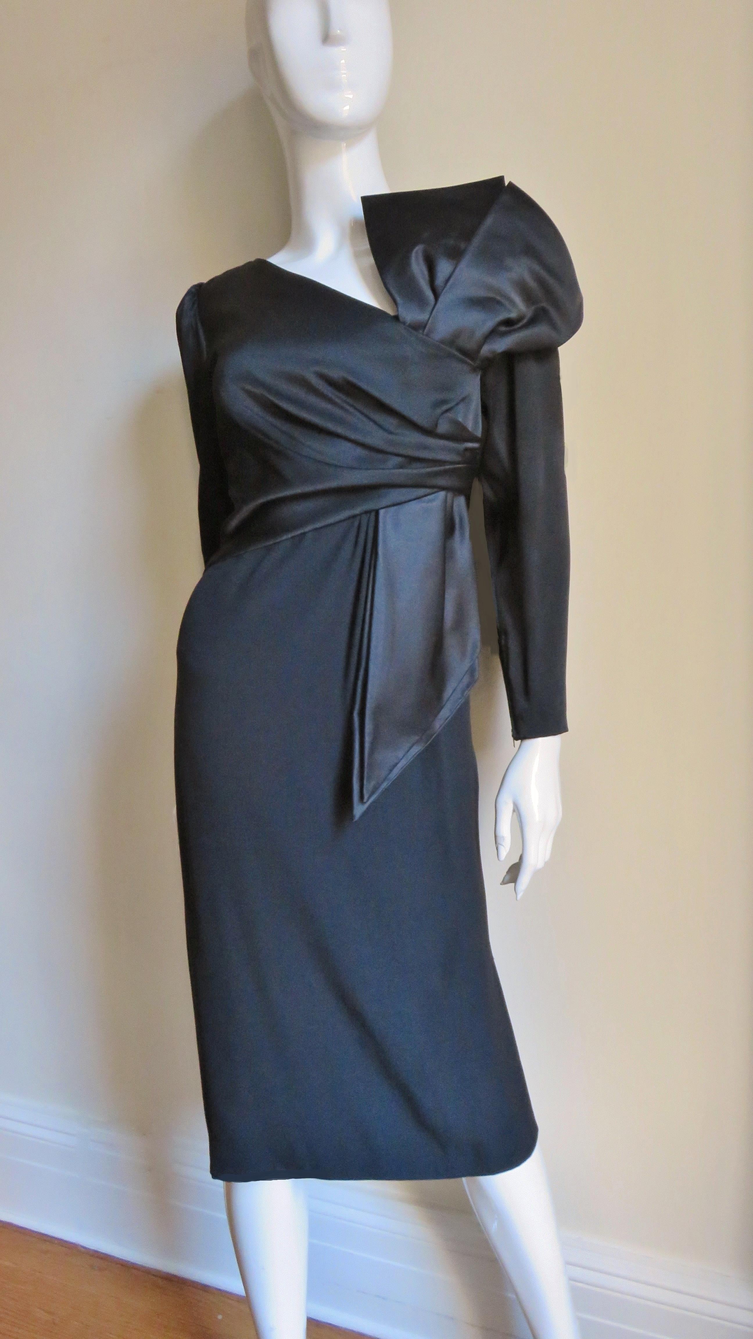 Bill Blass Dress with Dramatic Bow 1980s In Good Condition In Water Mill, NY