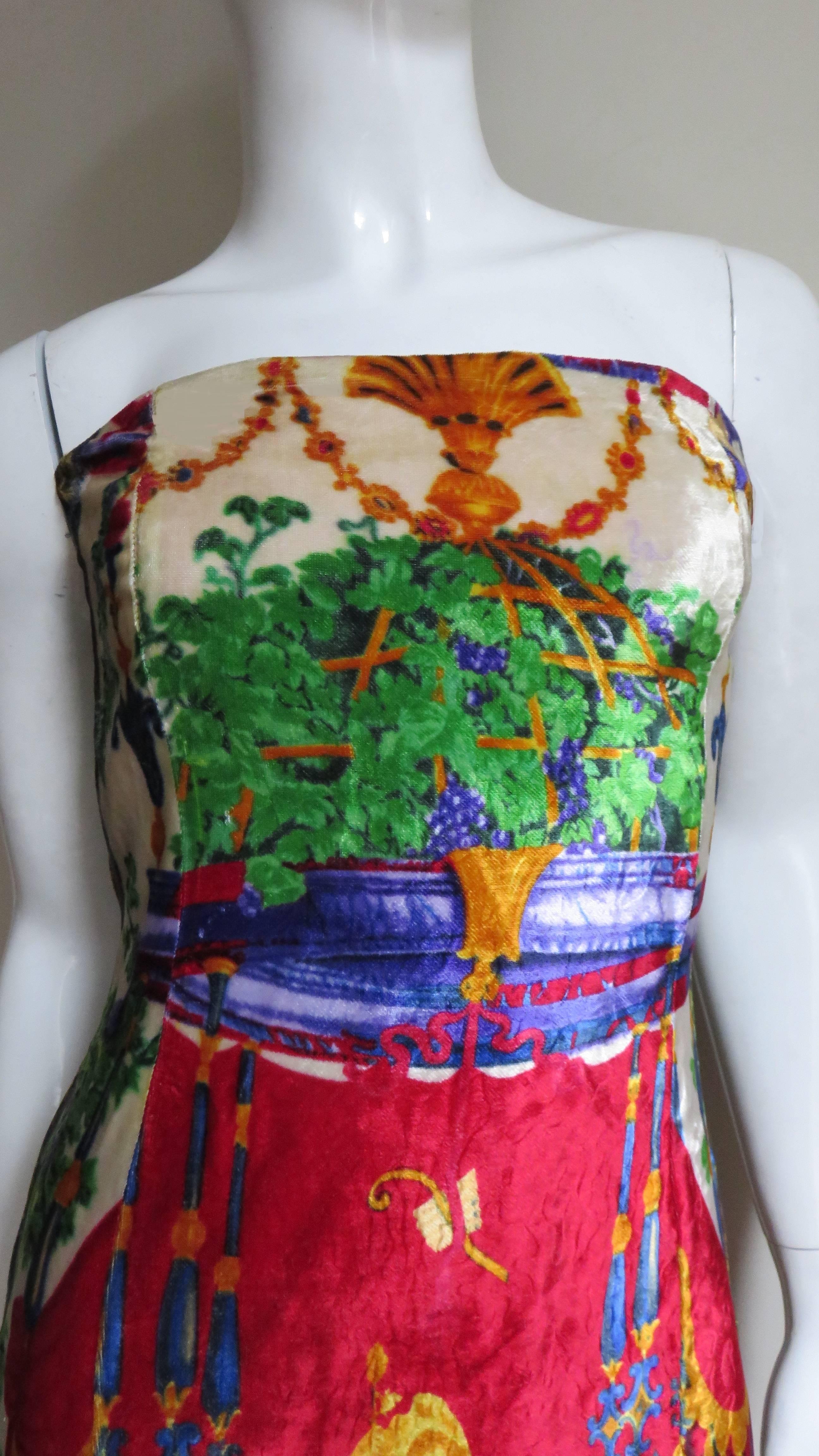 Gianni Versace Nuovo Abito senza spalline in seta anni '90 In condizioni ottime in vendita a Water Mill, NY