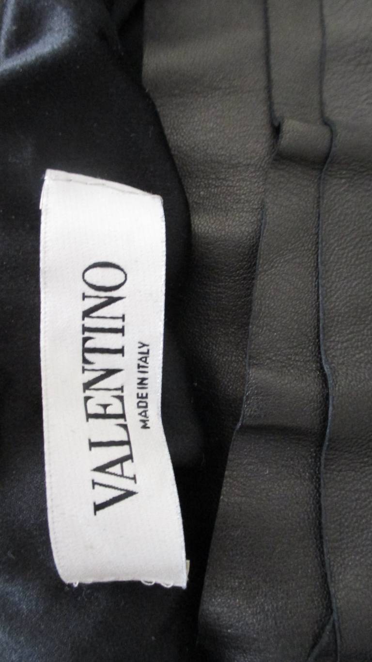 Valentino - Robe bustier en cuir et soie en vente 9