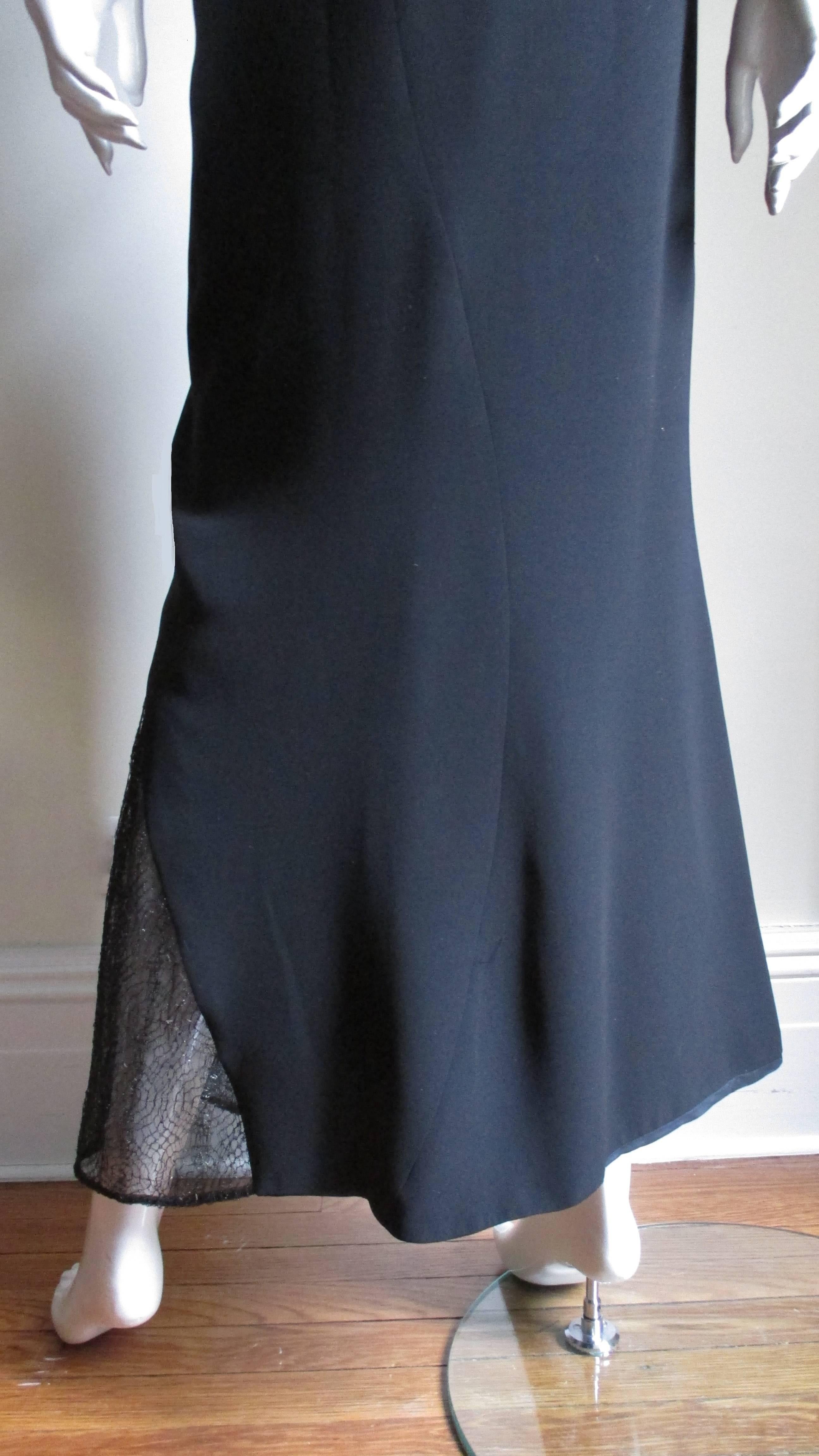 Robe asymétrique Gianni Versace Couture avec découpes en dentelle en vente 7