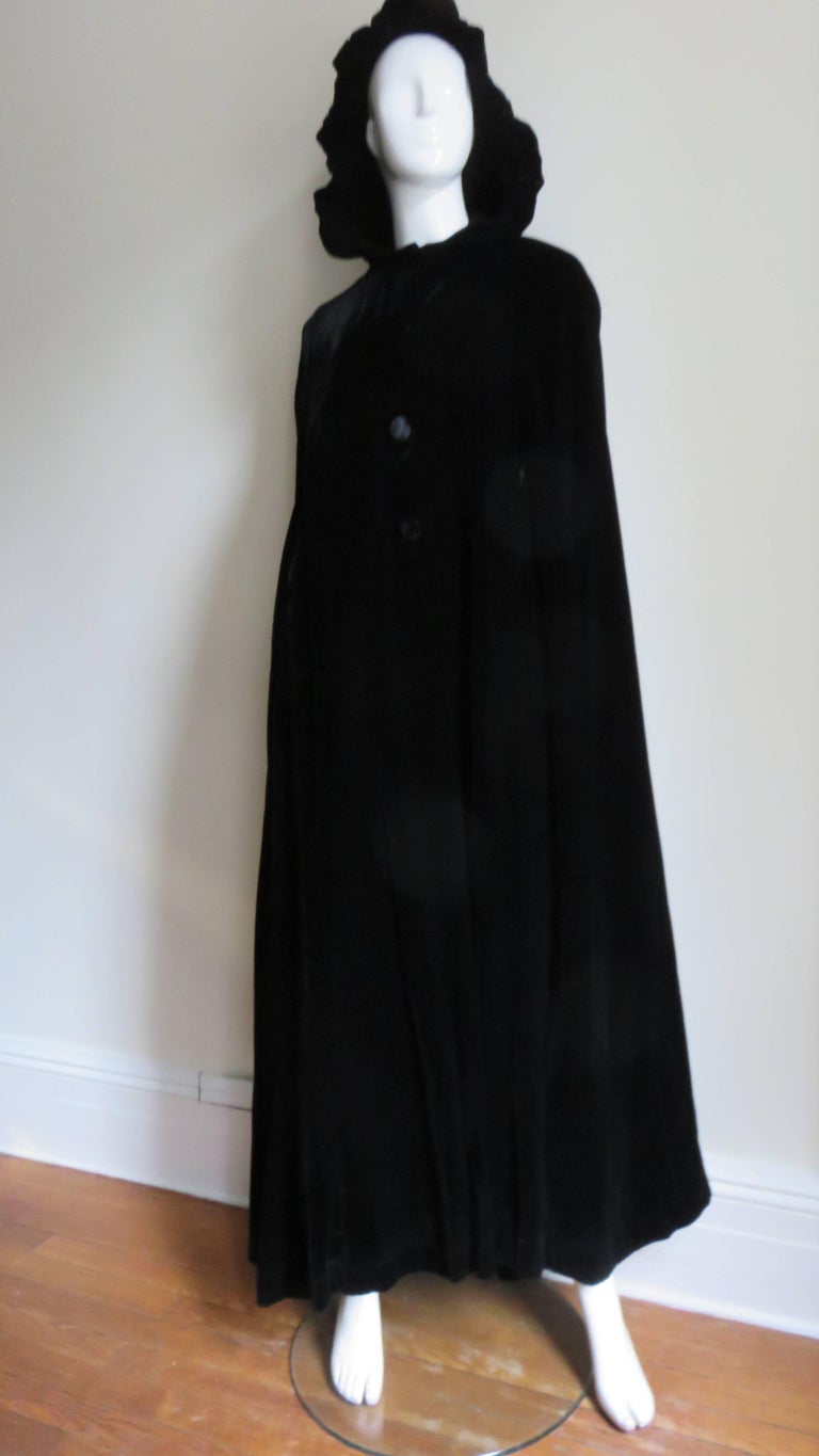 Bill Blass 1960s Silk Velvet Gown and Cape For Sale 3