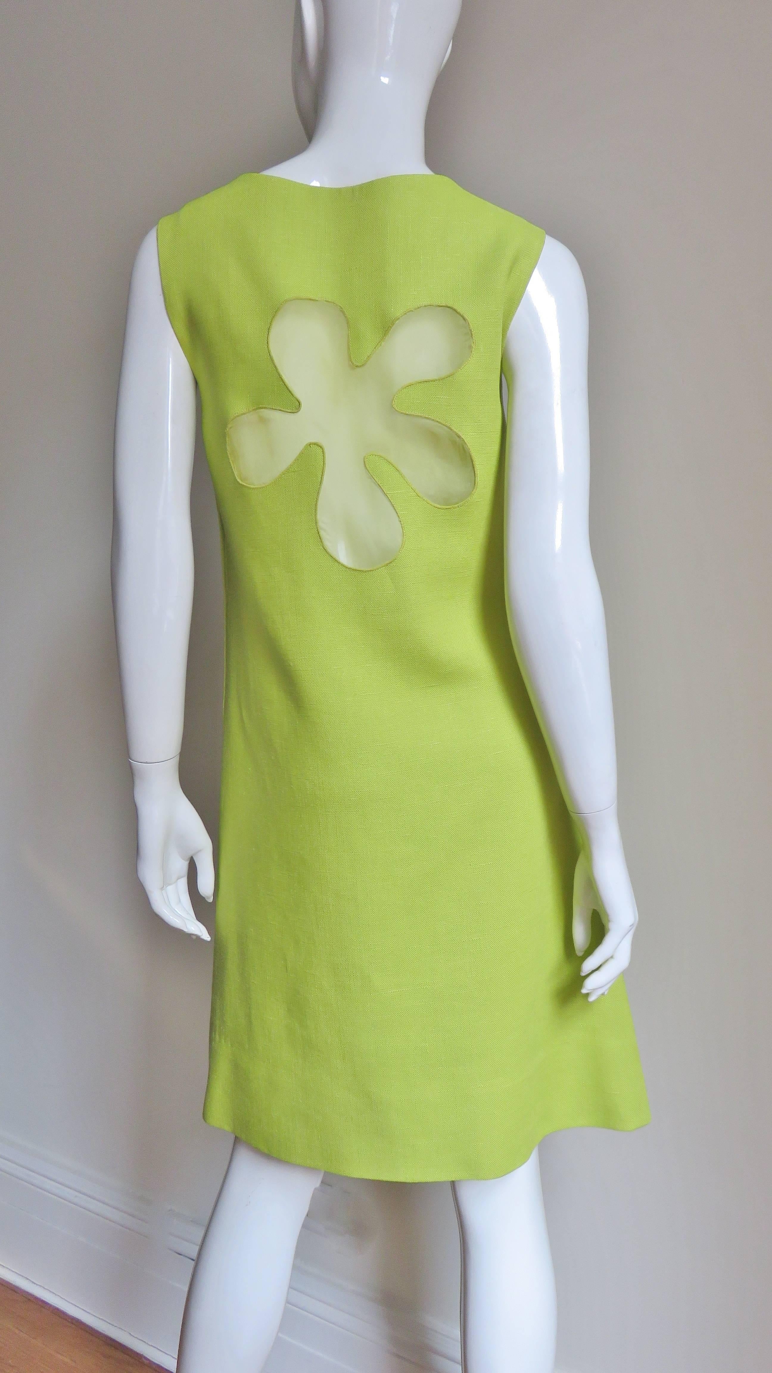 B. H. Wragge 1960s Dress with Flower Cut out In Good Condition In Water Mill, NY