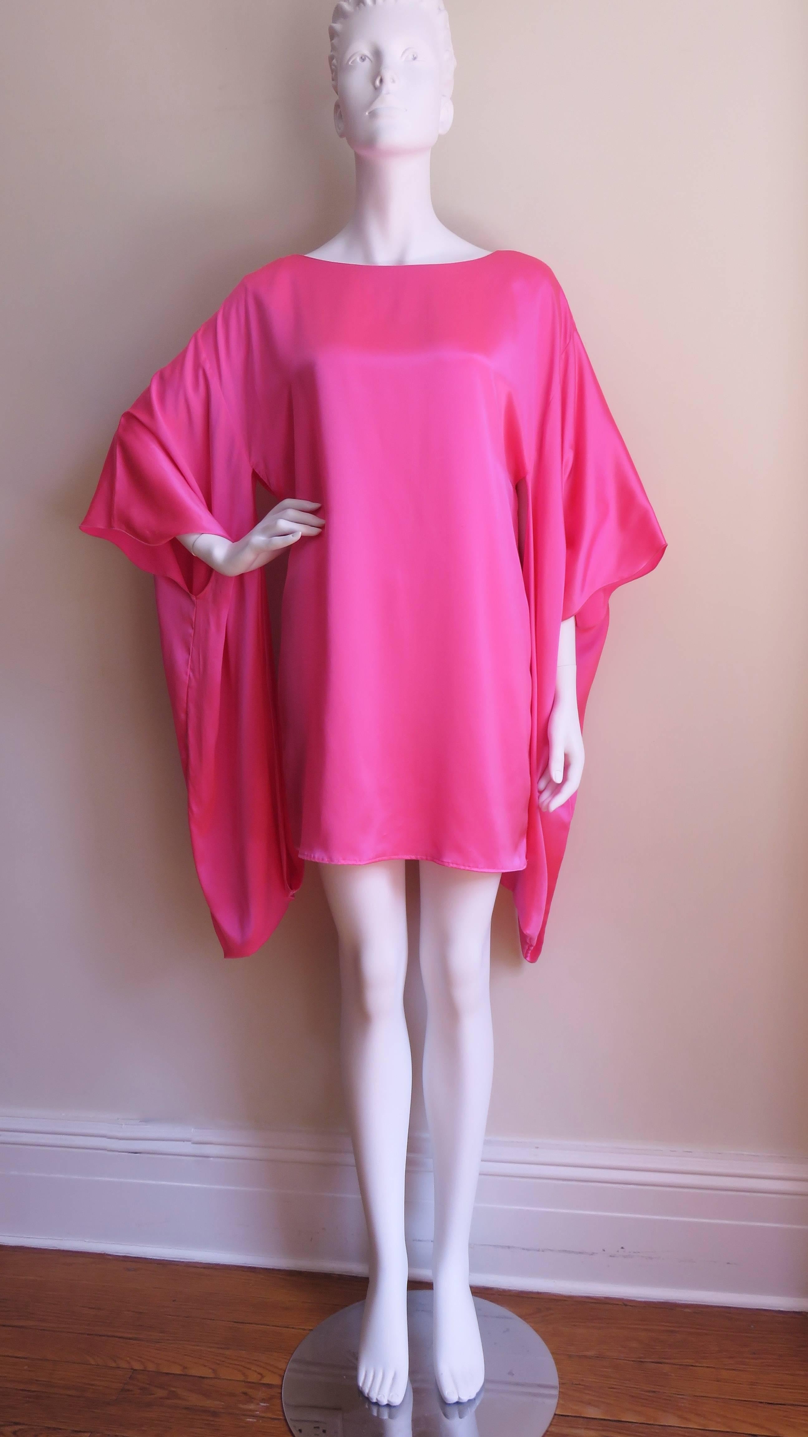 Women's Holly Harp Barbie Pink 1970s Silk Angel Sleeve Dress For Sale