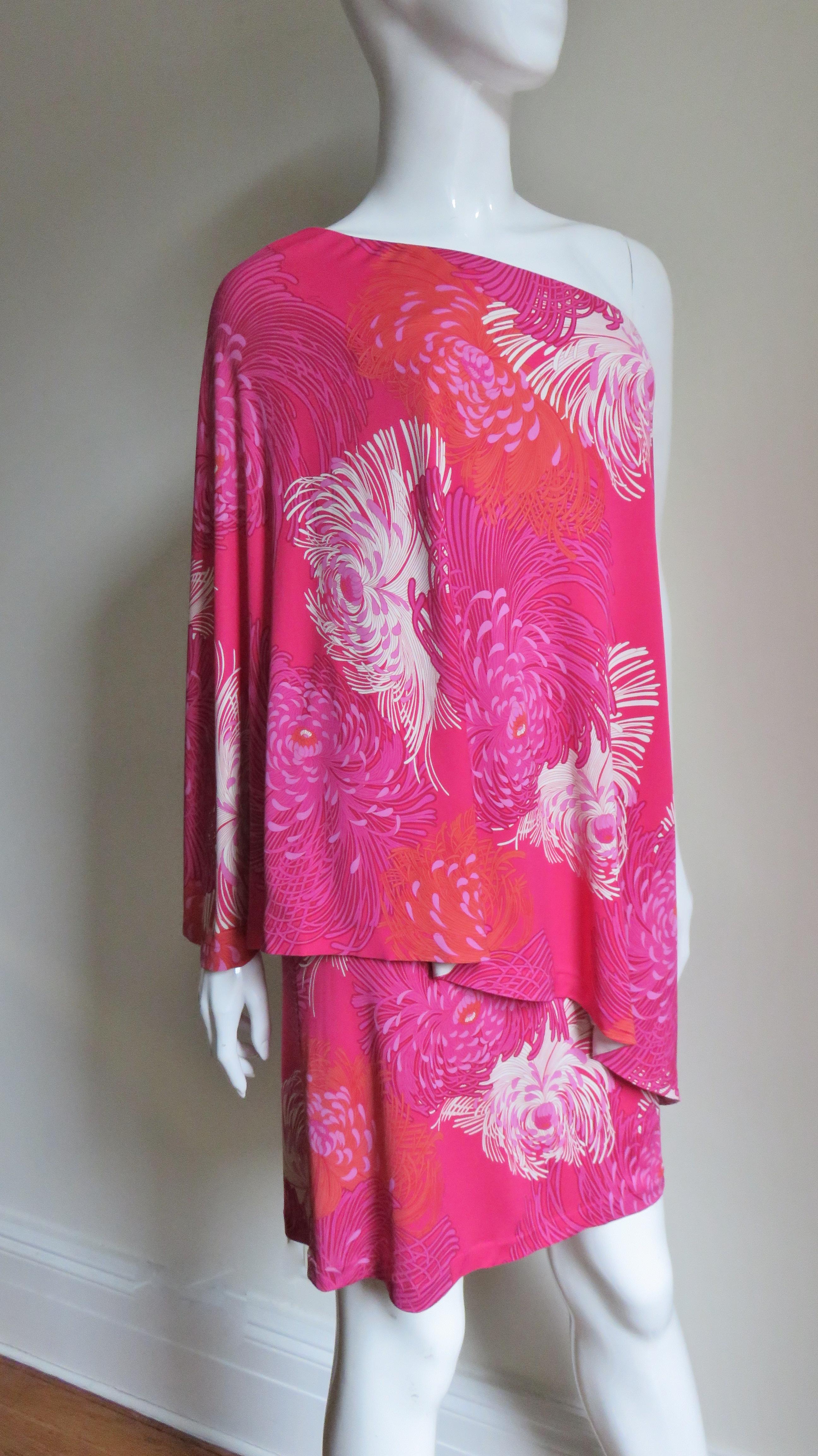  Gucci SS 2013 Silk One Shoulder Dress In Good Condition For Sale In Water Mill, NY