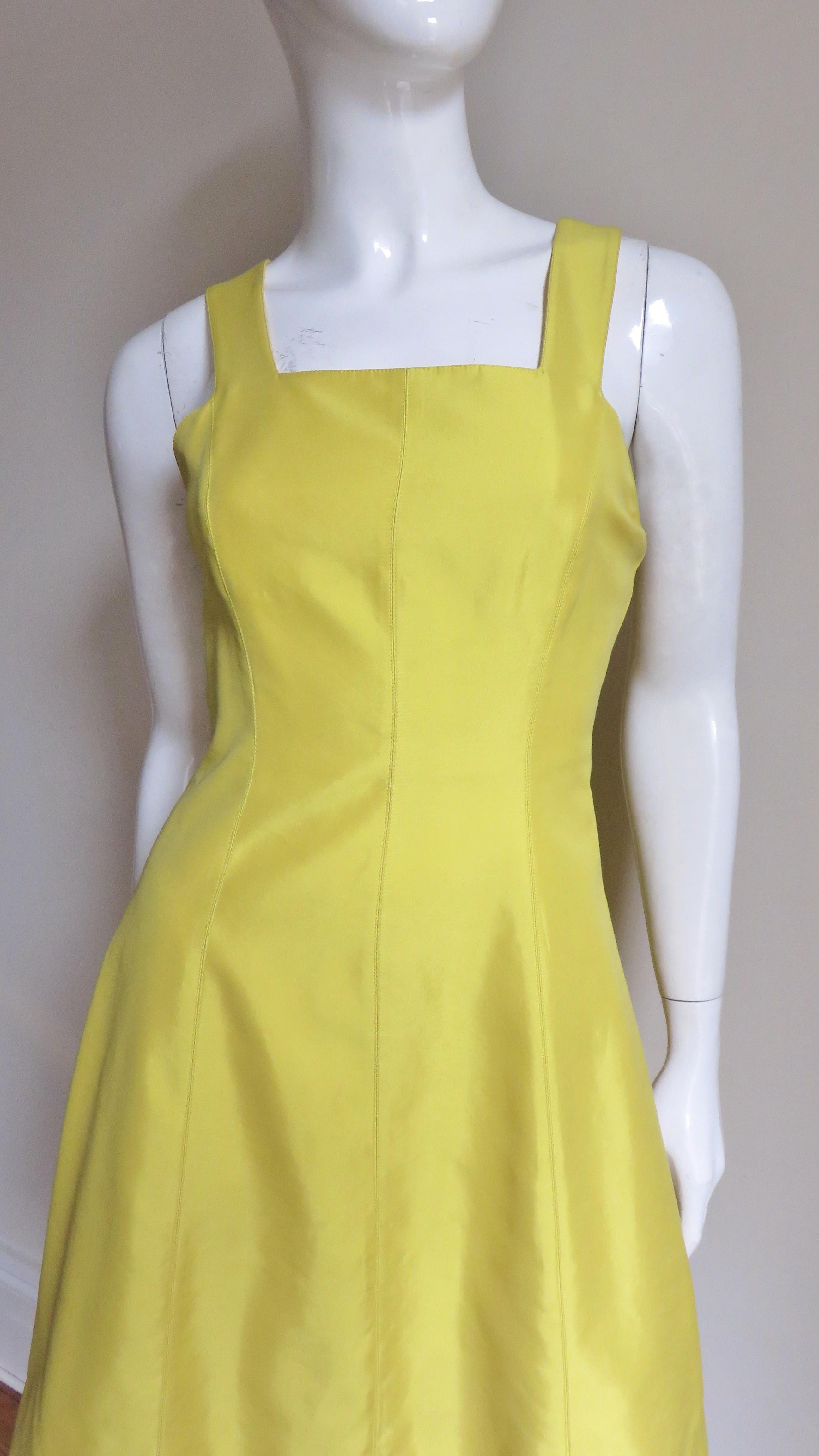 Jaune Claude Montana - Robe à découpes dans le dos en vente