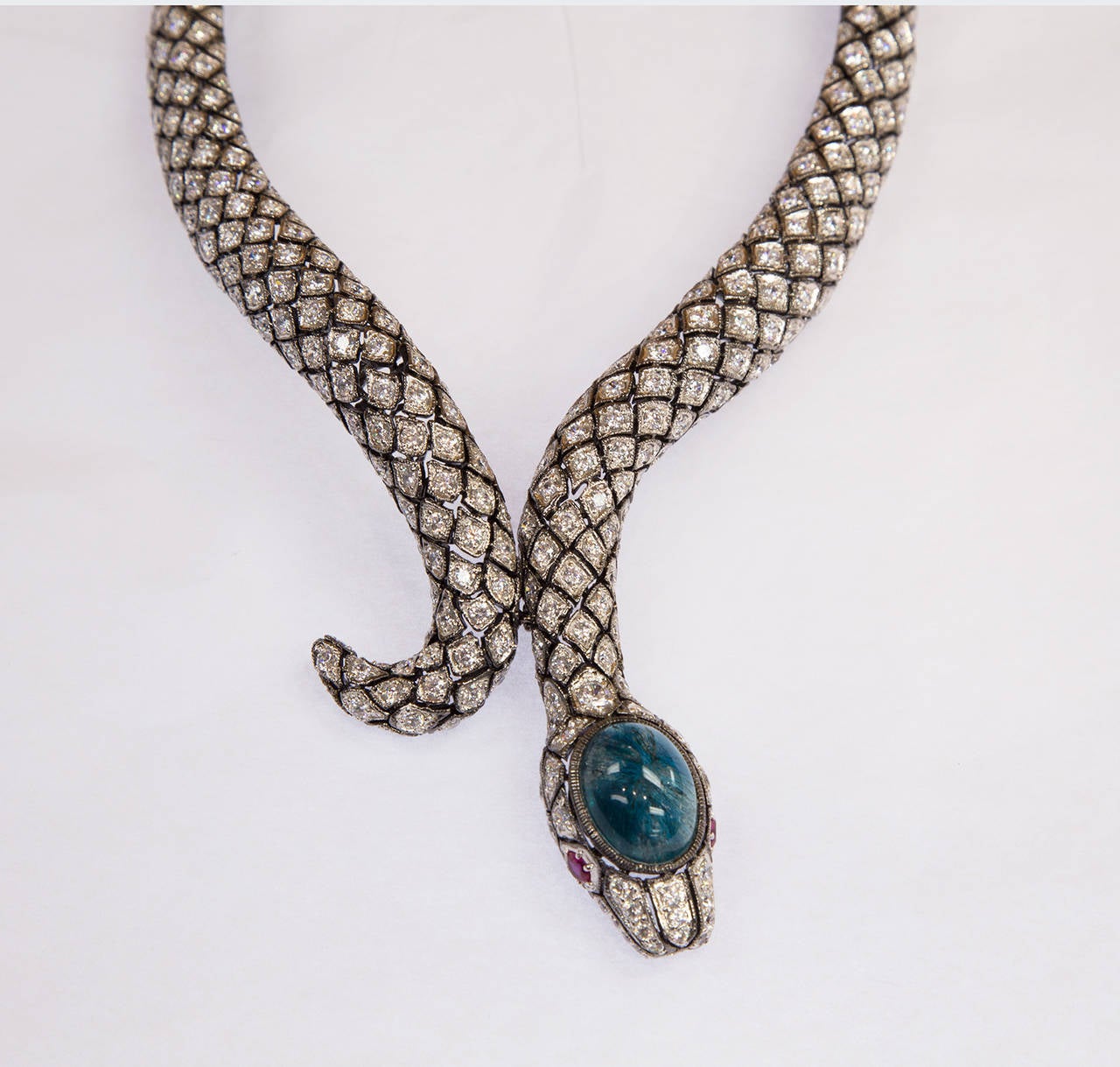 Crystal Encrusted Serpent Snake Sterling Silver Necklace In New Condition In Montreal, QC