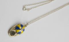 Collar de cadena de plata de ley con cortapuros de gorra de jockey esmaltado vintage