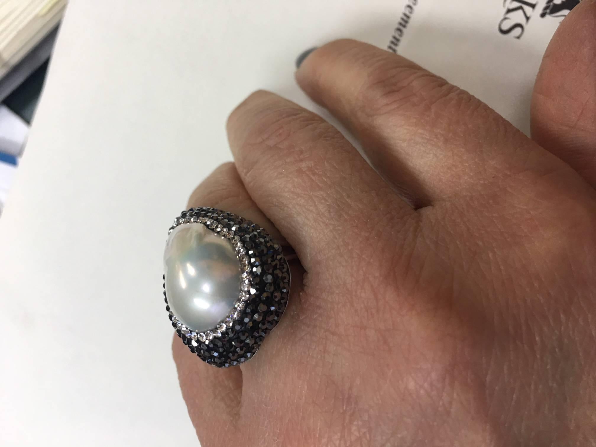 Contemporary Luscious Teardrop Mobe Pearl and Faux Diamond Sterling Silver Cocktail Ring 