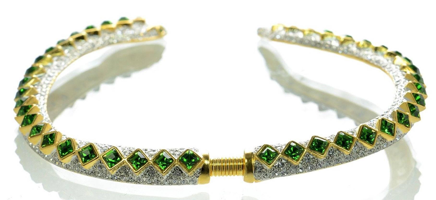 Signed Kenneth J Lane KJL Faux Diamond and Faux Emerald Snake Runway Necklace In New Condition In Montreal, QC
