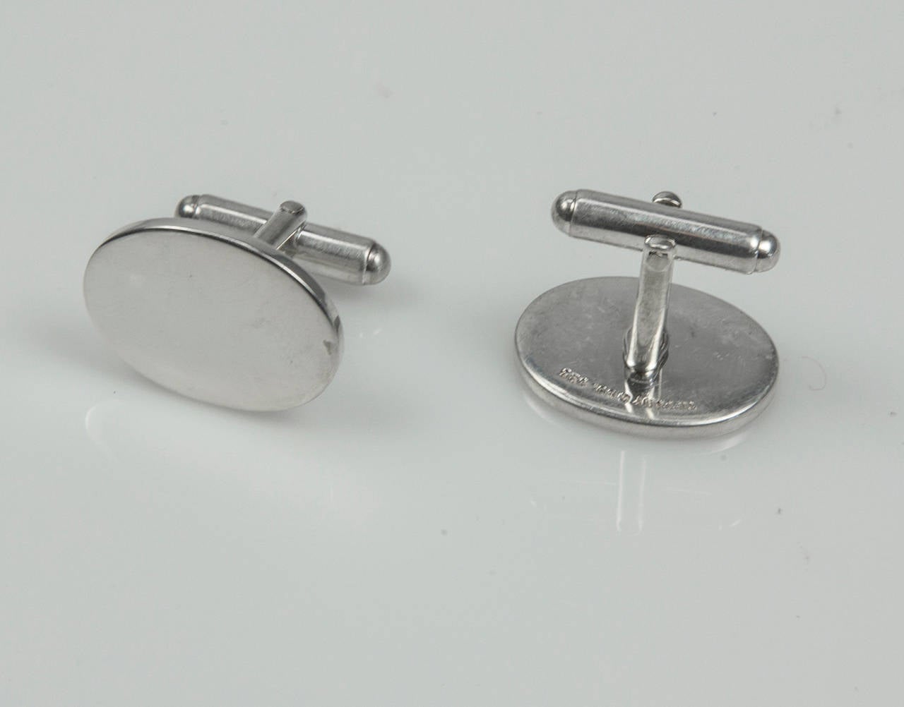 Tiffany & Co. Classic Sterling Silver Cufflinks In Excellent Condition For Sale In Montreal, QC