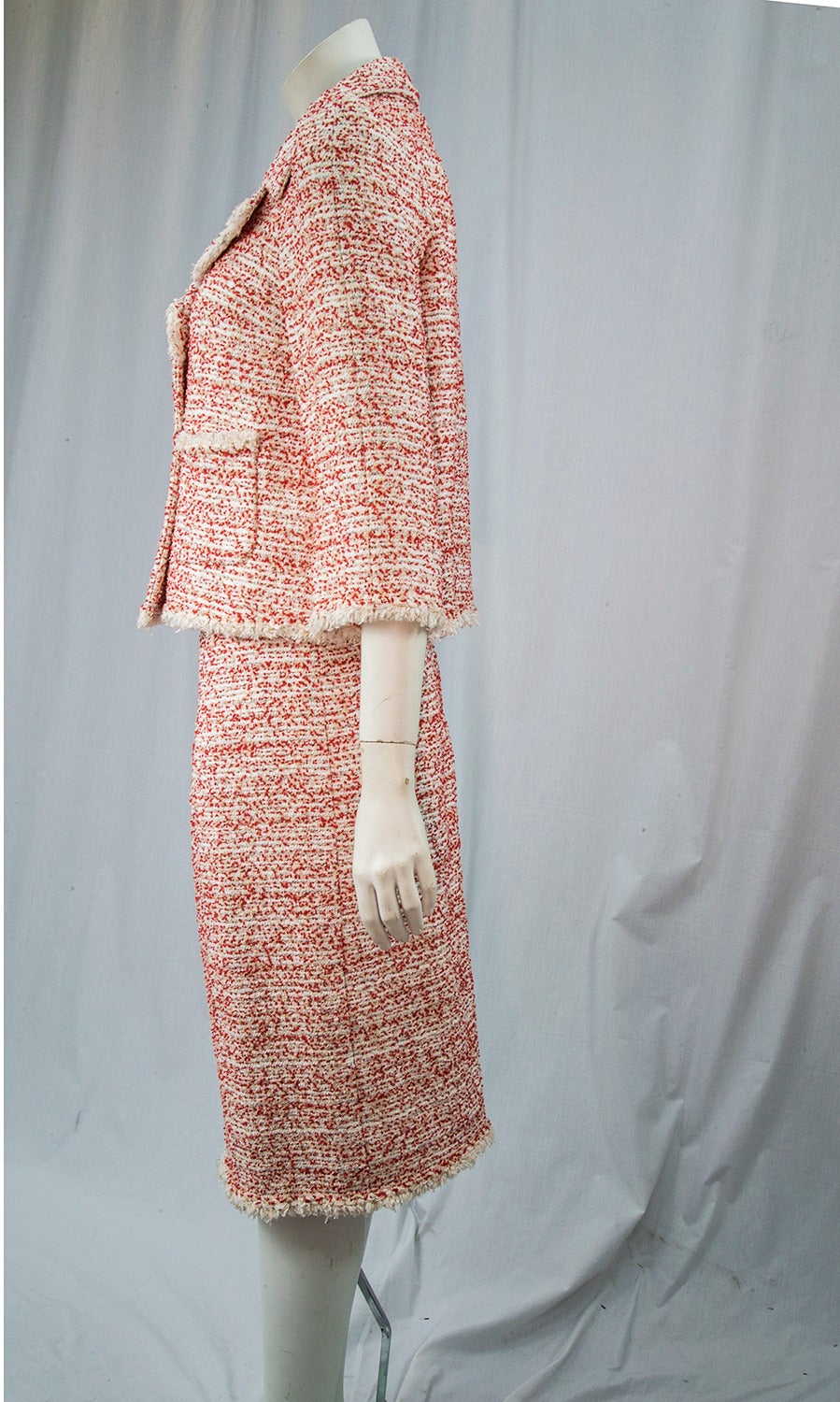 Classic Chanel Beautiful Red and White Tweed Suit In Excellent Condition In Montreal, QC