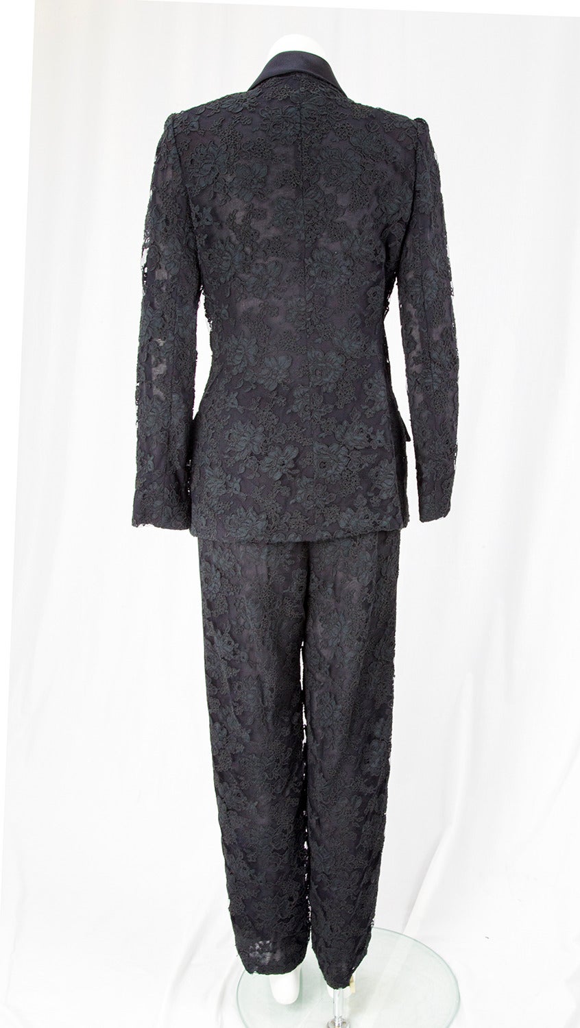 Bill Blass Black Alençon Lace and Satin Cocktail Tuxedo Suit In Excellent Condition In Montreal, QC