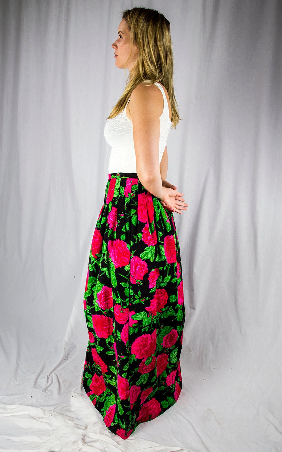 Striking Adolfo Red Pink Green and Black Pleated Floral Silk Long Skirt In Excellent Condition In Montreal, QC