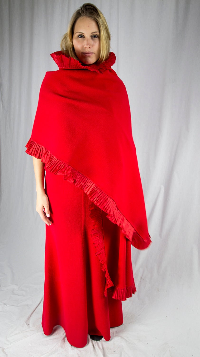 Serge et Real Langes rotes Vintage-Kleid und langer Schal Damen im Angebot