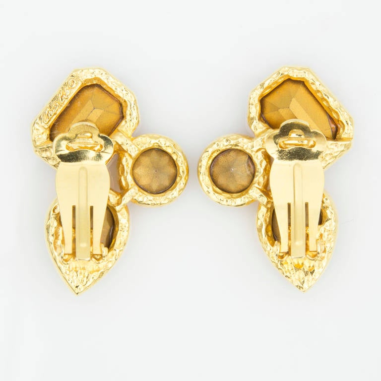 ALEXIS KIRK Jewel Clip Gold Tone Earrings Estate Find In Excellent Condition In Montreal, QC