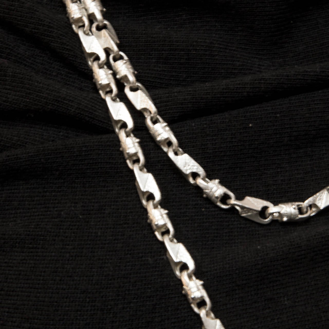 Mitte des Jahrhunderts Moderne Lange Silber Brutalistische Uhrenkette Halskette für Damen oder Herren im Angebot