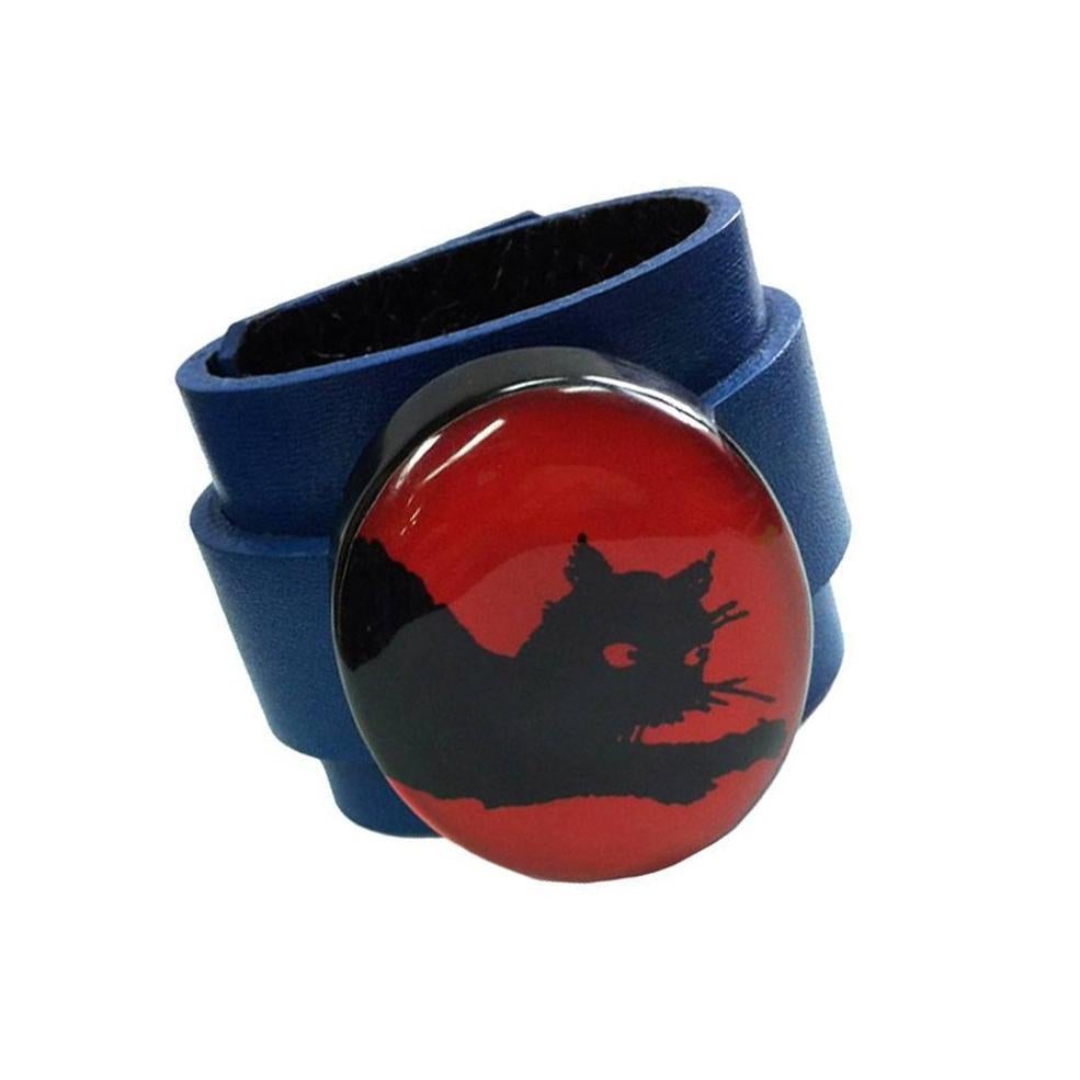 Lucite Black Cat Statement Leather Cuff Bracelet In Excellent Condition For Sale In Montreal, QC
