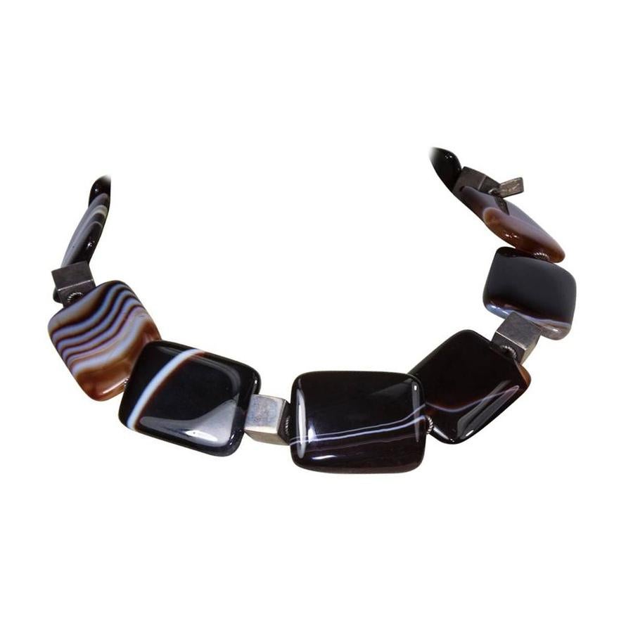 Banded Agate Sterling Silver Choker Necklace Estate Find In Excellent Condition For Sale In Montreal, QC