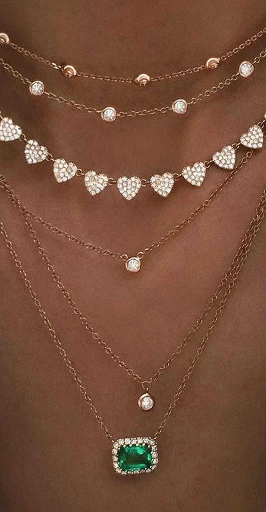 6 Row Multi Crystal Gold Tone Multi Layer Hearts Vintage Anhänger Halskette (Moderne) im Angebot