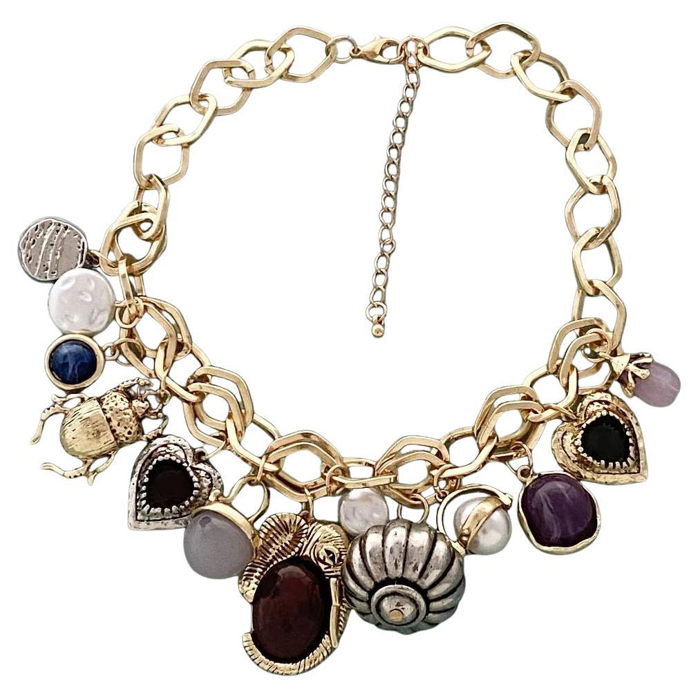 Collar Vintage Multi Charm Gold Tone Open Link en Excelente estado para la venta en Montreal, QC