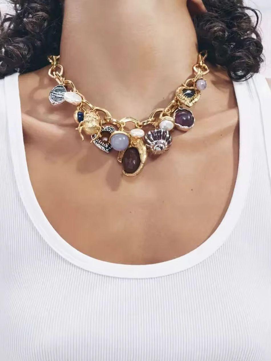Collar Vintage Multi Charm Gold Tone Open Link Moderno en venta
