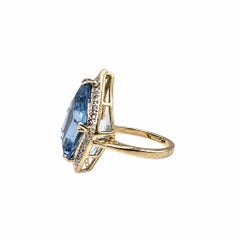 Vintage Freeform Blue Topaz and Diamond Solitaire Cocktail Gold Ring