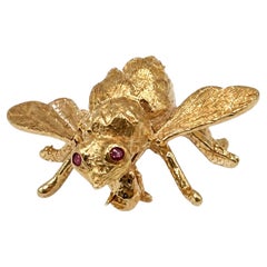 Vintage Gold Bee with Ruby Eyes Brooch Pin Fine Estate Jewelry