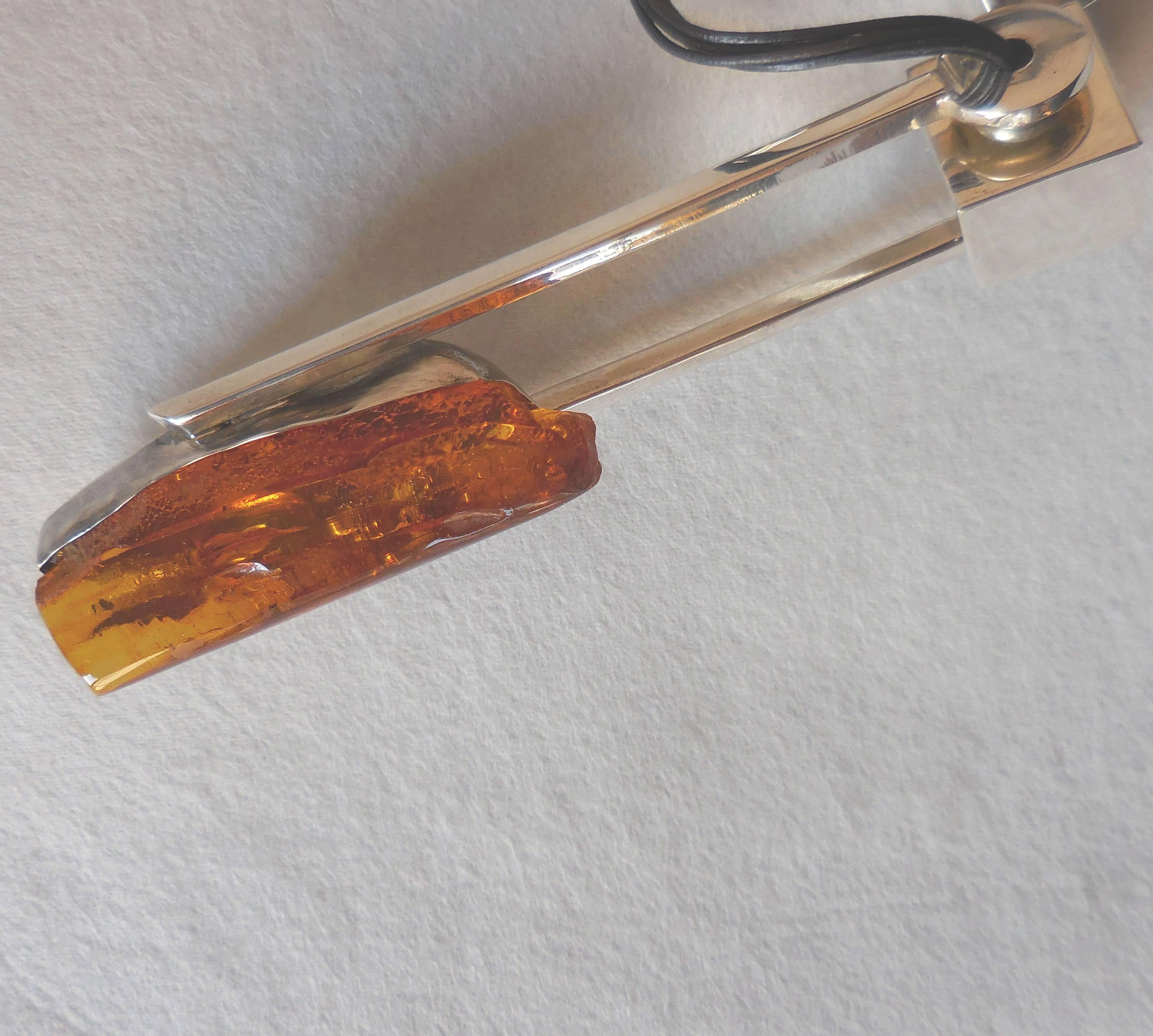 Dynamic Modernist Free-form Amber Sterling Silver Necklace Estate Fine Jewelry In Excellent Condition For Sale In Montreal, QC