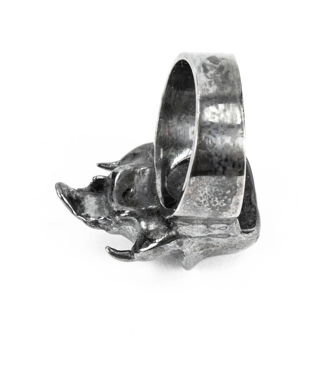 Großer Sterlingsilber Totenkopf-Ring mit geometrischem Muster im Zustand „Neu“ im Angebot in Montreal, QC