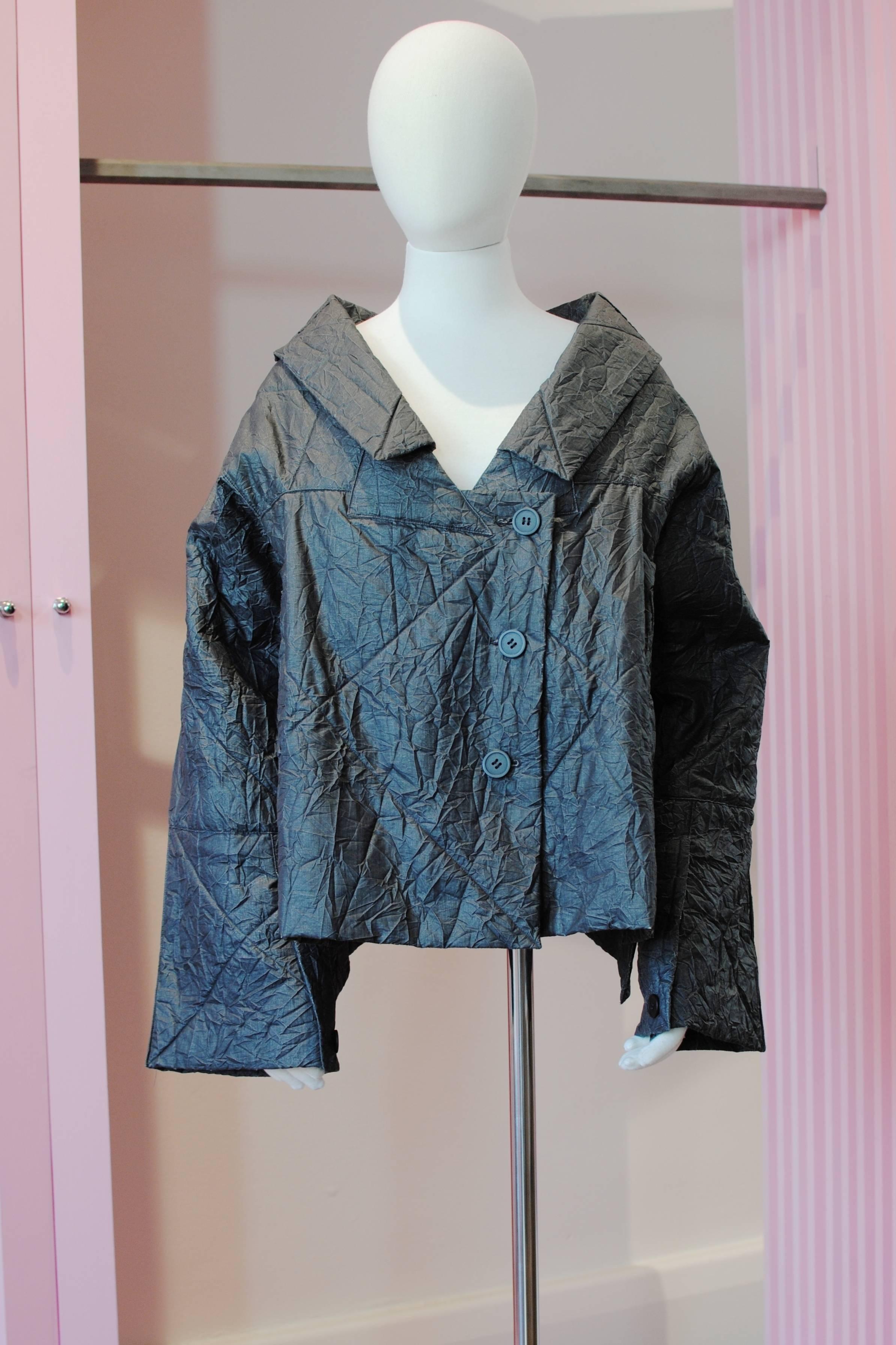 1998 Issey Miyake black crinkle origami jacket In Excellent Condition For Sale In Melbourne, Victoria