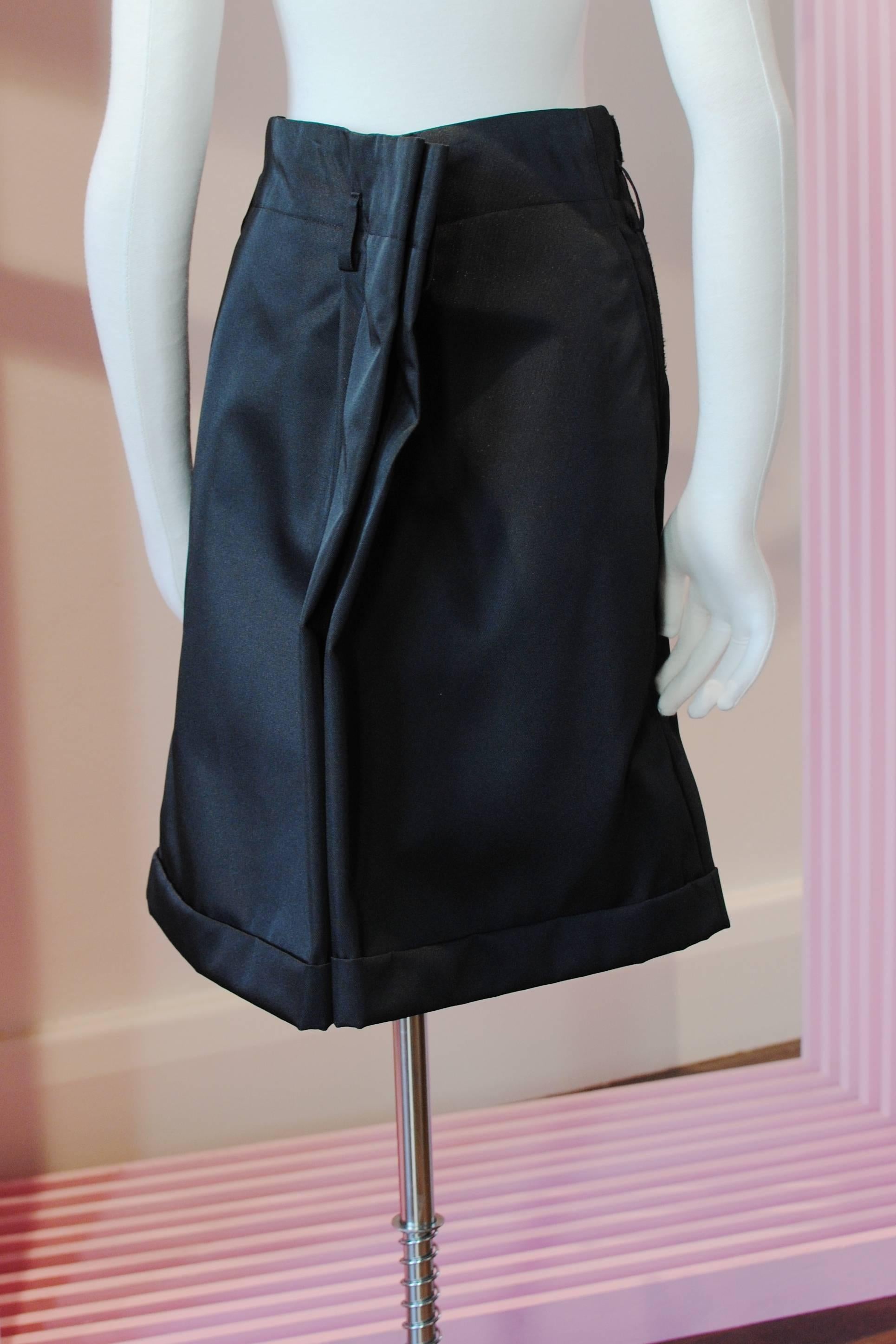 2013 COMME des GARÇONS black twisted shorts In Excellent Condition For Sale In Melbourne, Victoria