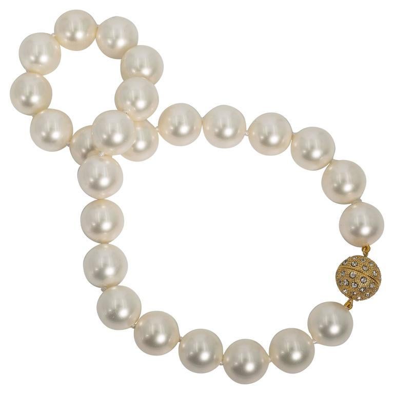 For Day And Night  Real Looking  Strand of 14mm Wonderful Faux Pearls In New Condition In New York, NY