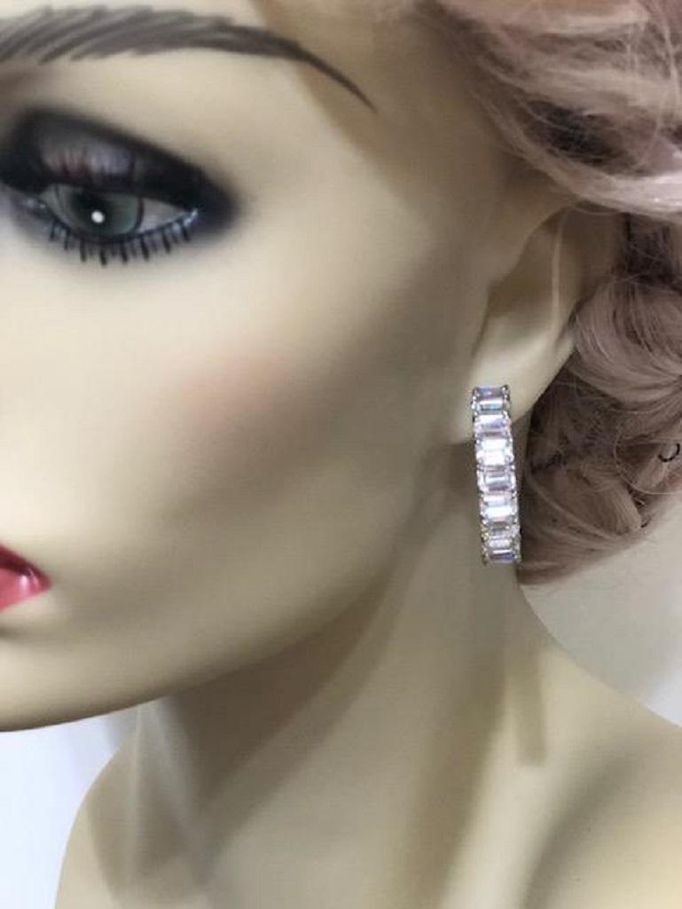 Magnificent Modeschmuck große faux Baguette Diamant innen und außen Hoop-Ohrringe feinsten Zirkonia in Rhodium Sterling mit Post passend 1::25 Zoll Durchmesser gesetzt