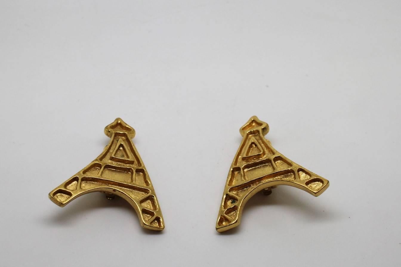Yves Saint Laurent Vintage Gold plated Eiffel Tower Earrings In Good Condition In Paris, FR