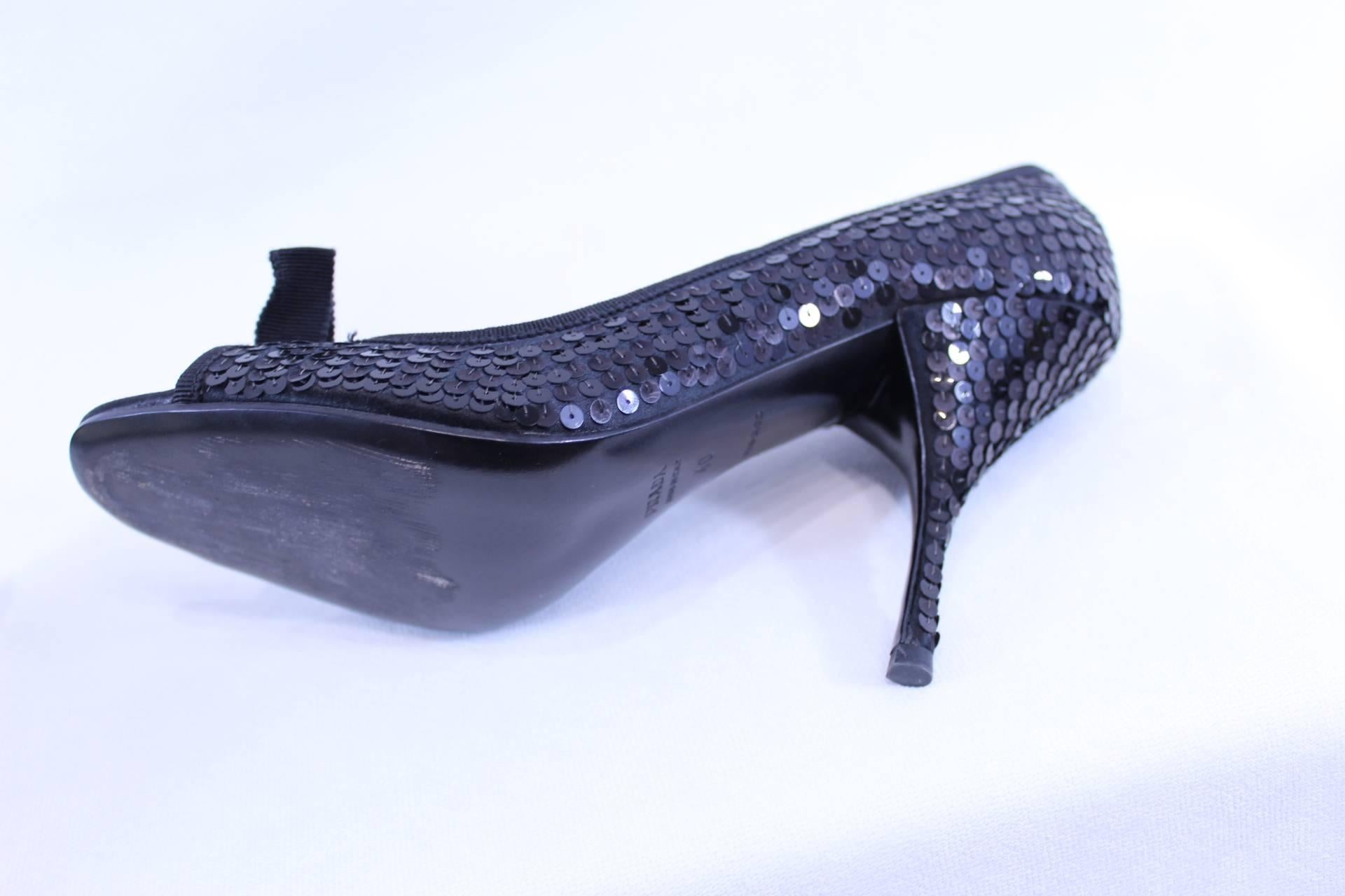 Super nice prada black shoes wiht ribbon and sequins. Really good condition, worn twice. Size 40. 