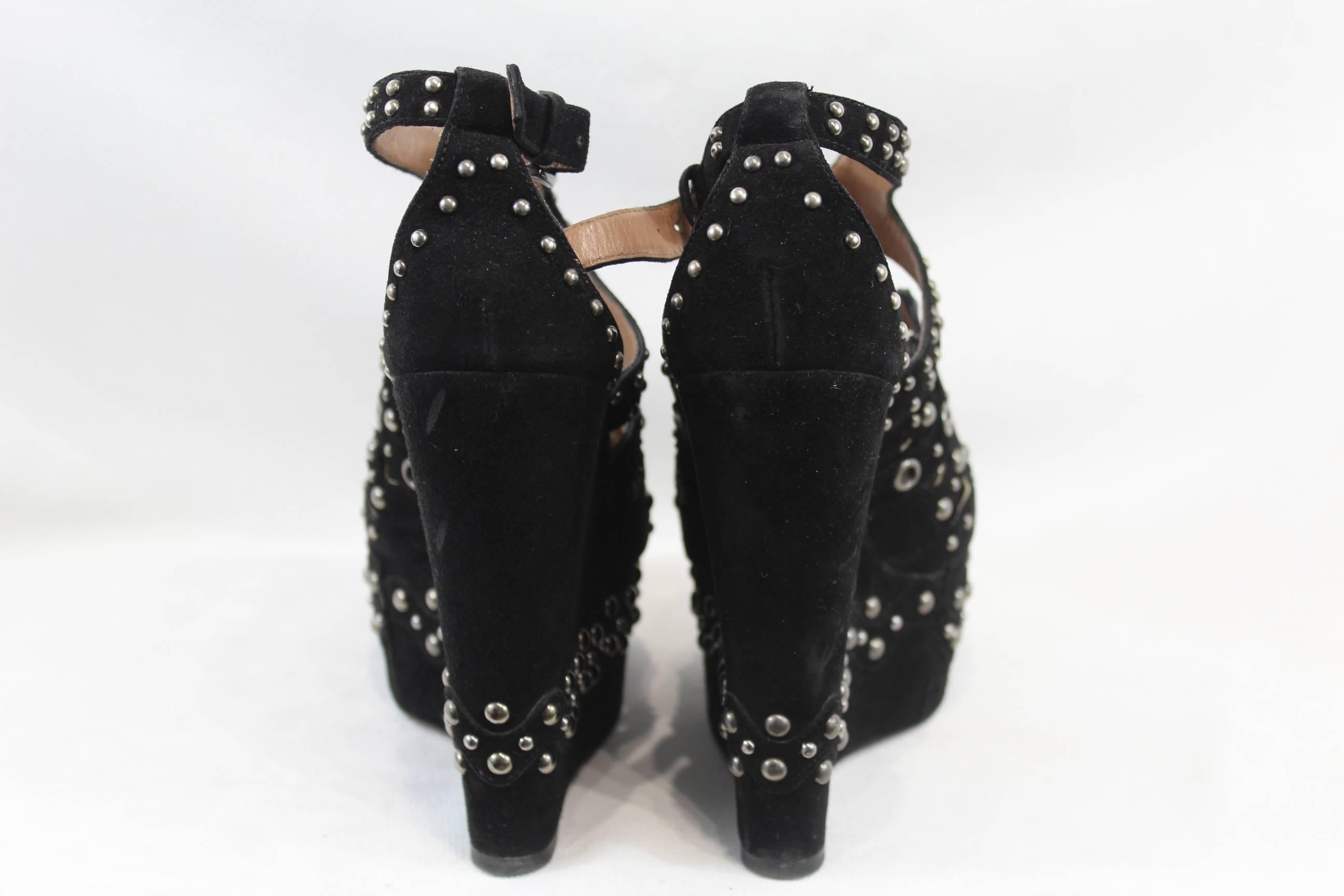 Azzedine Alaïa High Sandals in Black Suede. S. 36 In Fair Condition For Sale In Paris, FR