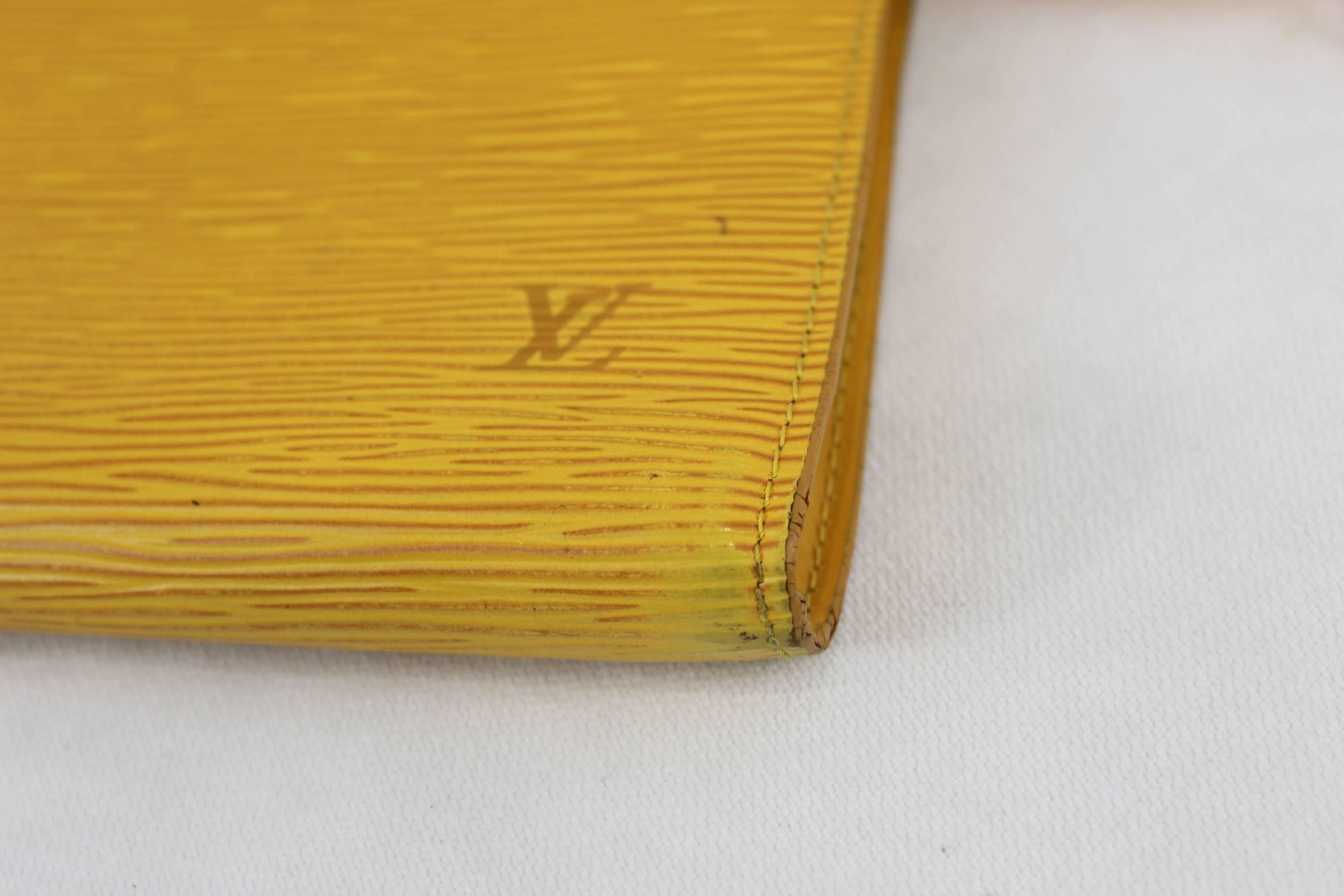 Women's Fair condition Louis Vuitton Yellow Epi leather  Clutch
