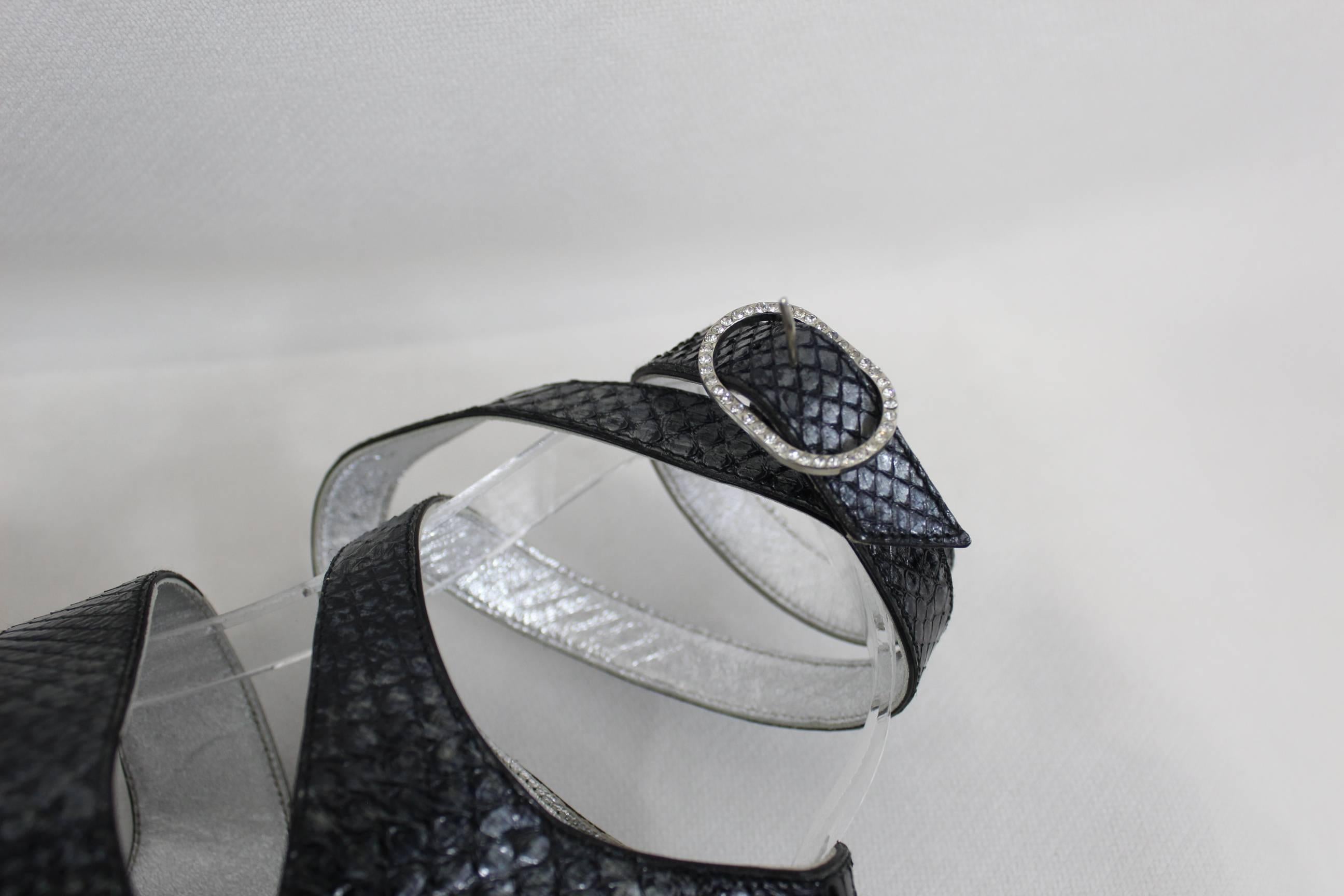 Chanel Silver Lezard Sandals. Size EU 38 In Good Condition For Sale In Paris, FR