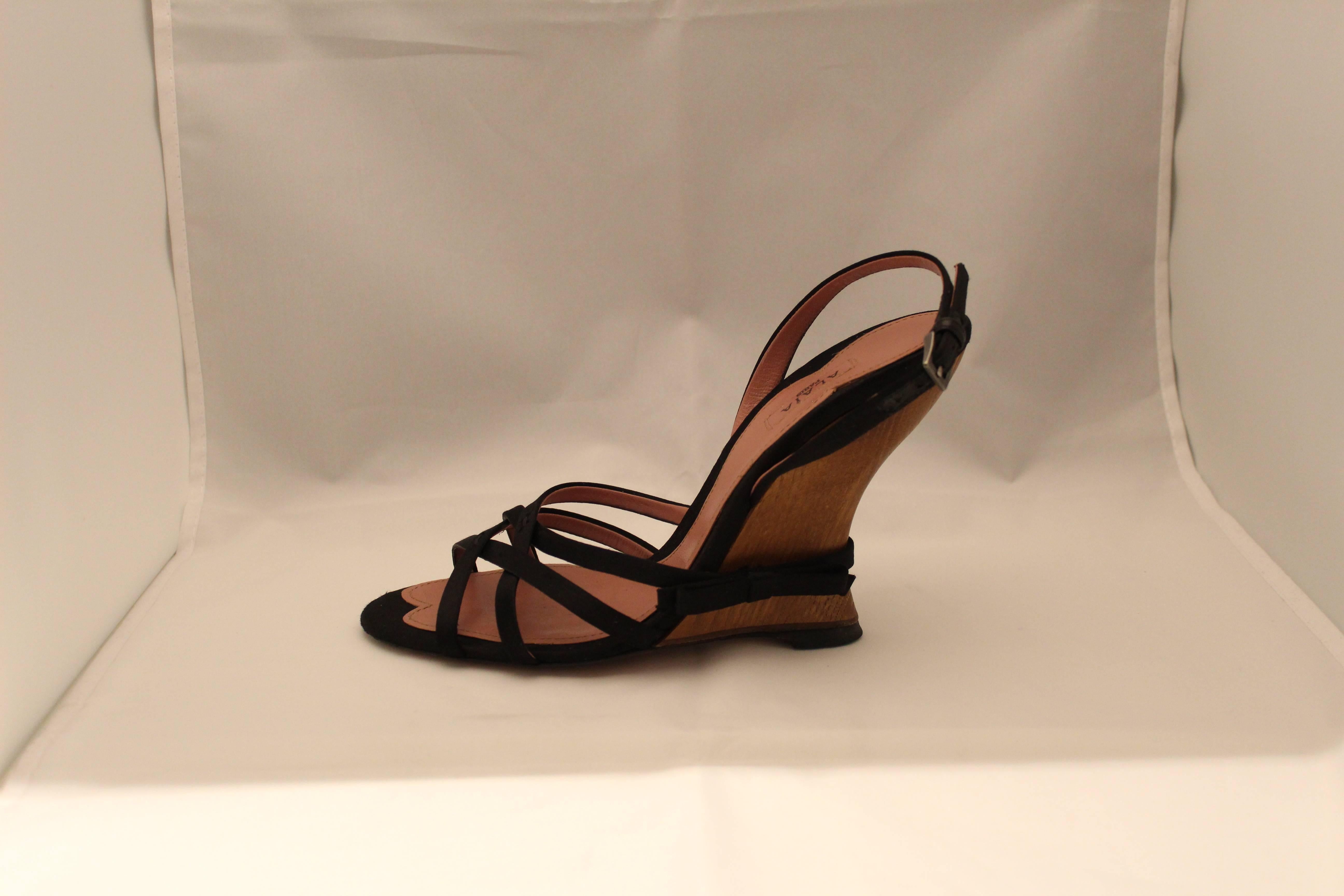 Black Really Nice Azzedine Alaia Sandals in Wood and Silk. Size 5.5 For Sale