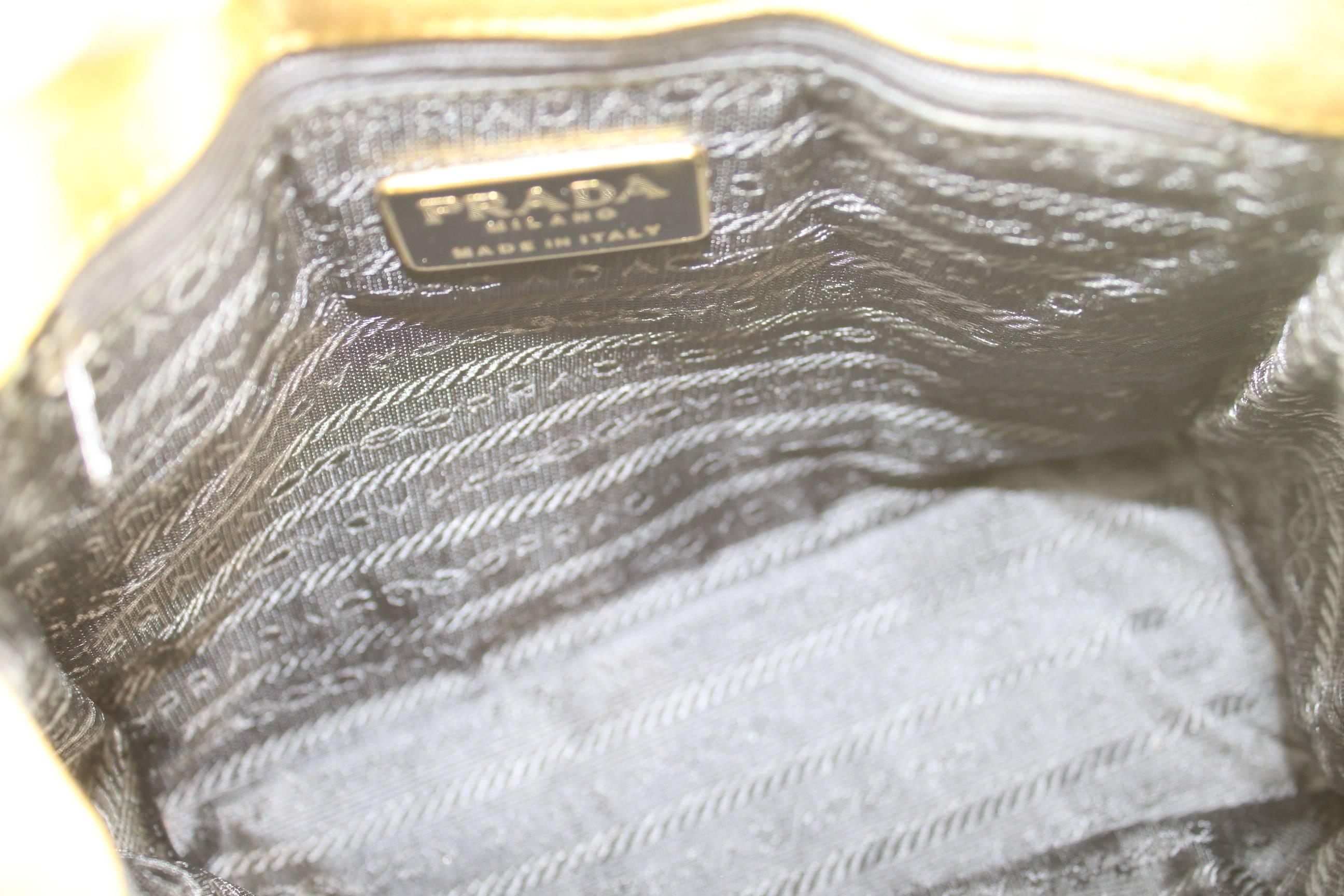 Gorgeous Prada Snake Silk Evening Bag. In Good Condition In Paris, FR