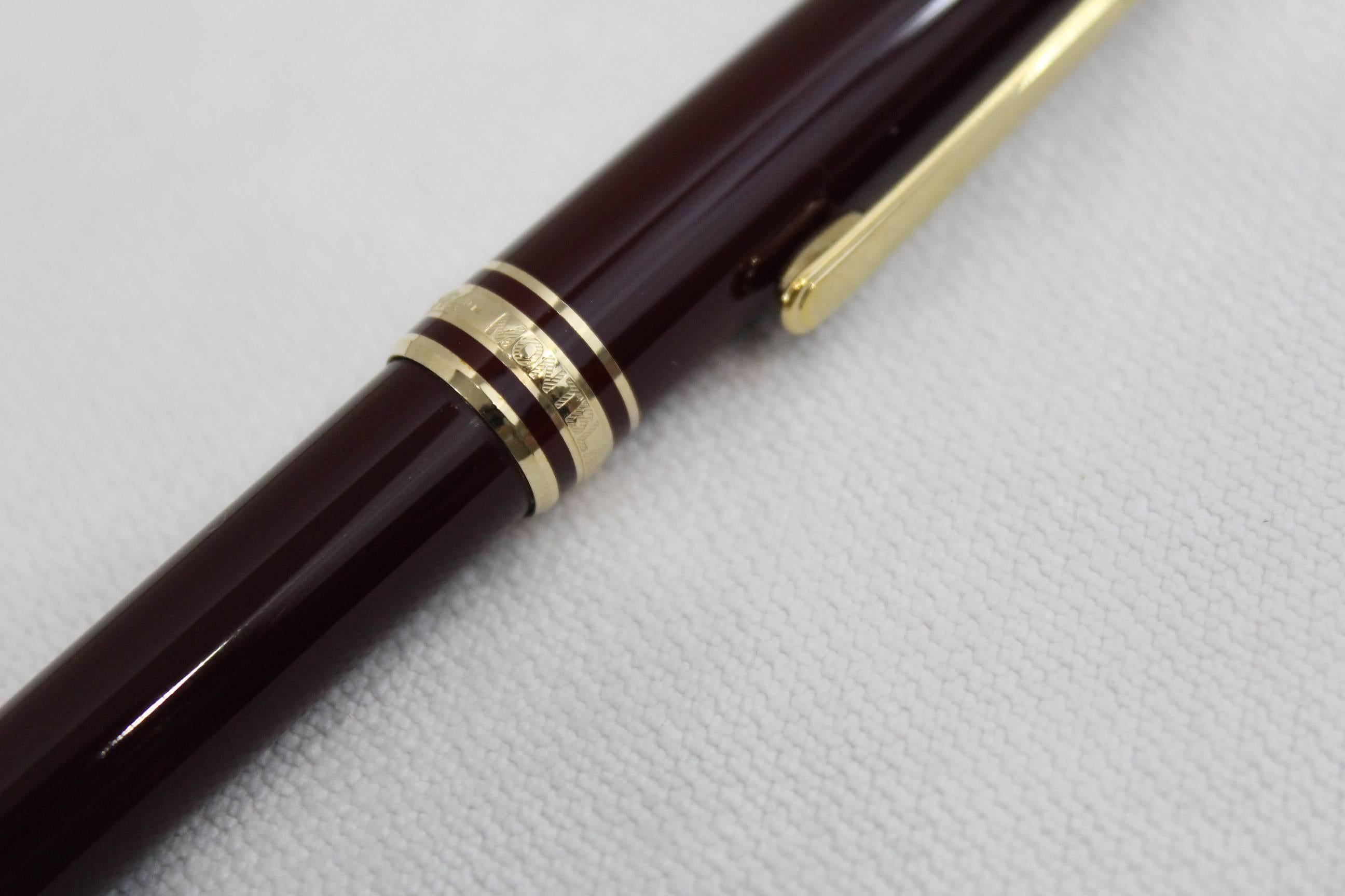 Nice Vintage Montblanc pen with red ink. This model is no longer edited (in this color)