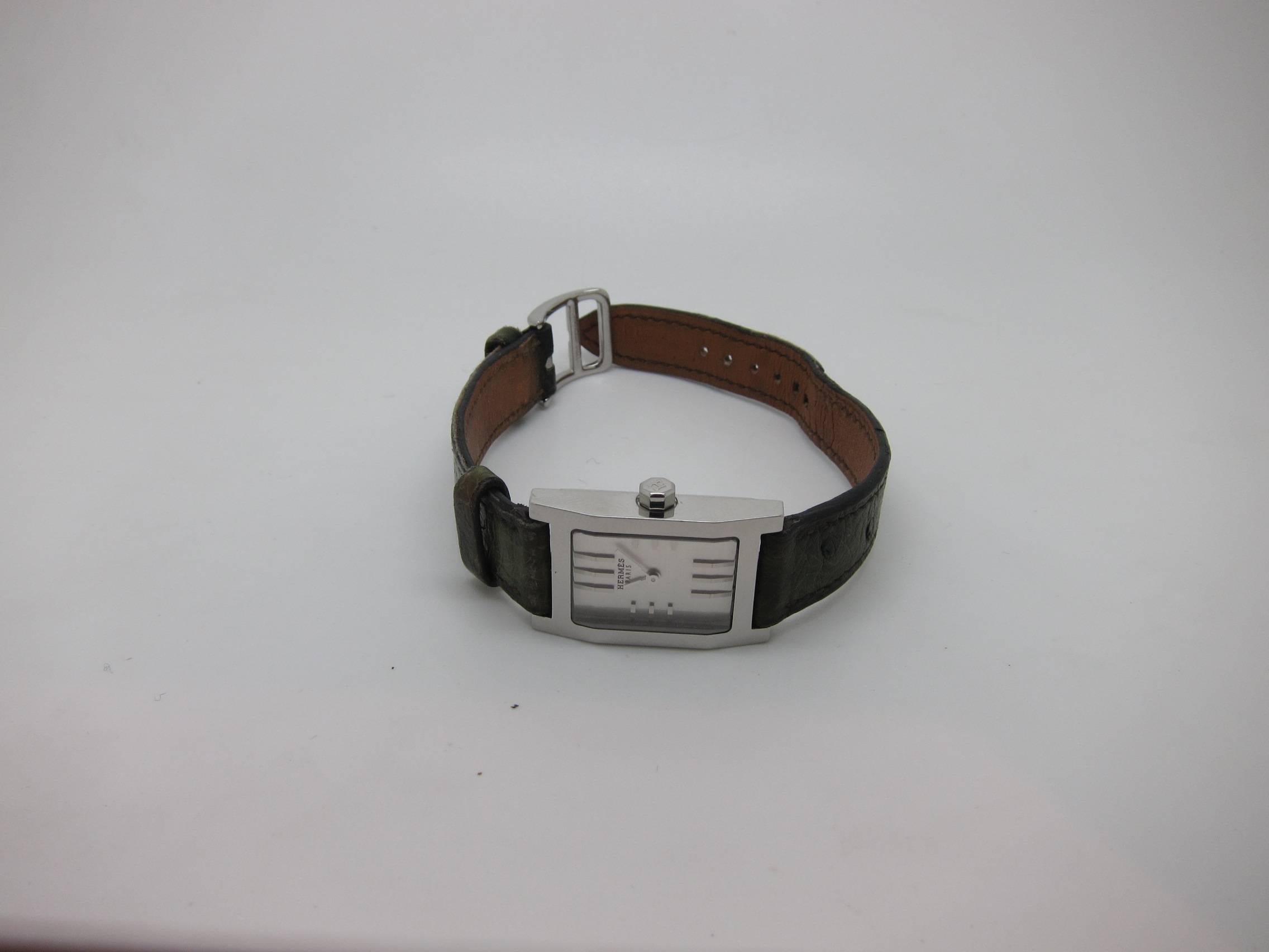 Nice Hermes tandem watch with Hermes leather Band. 

Good condition but some signs of wear.

This model is no longer available in the shops.