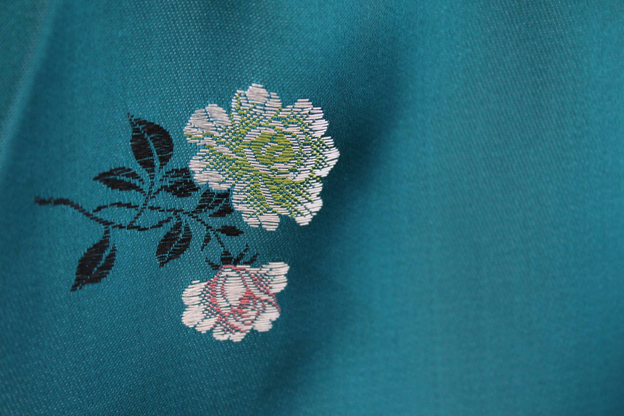 1964 Vintage Female Grene Silk Kimono For Sale 3