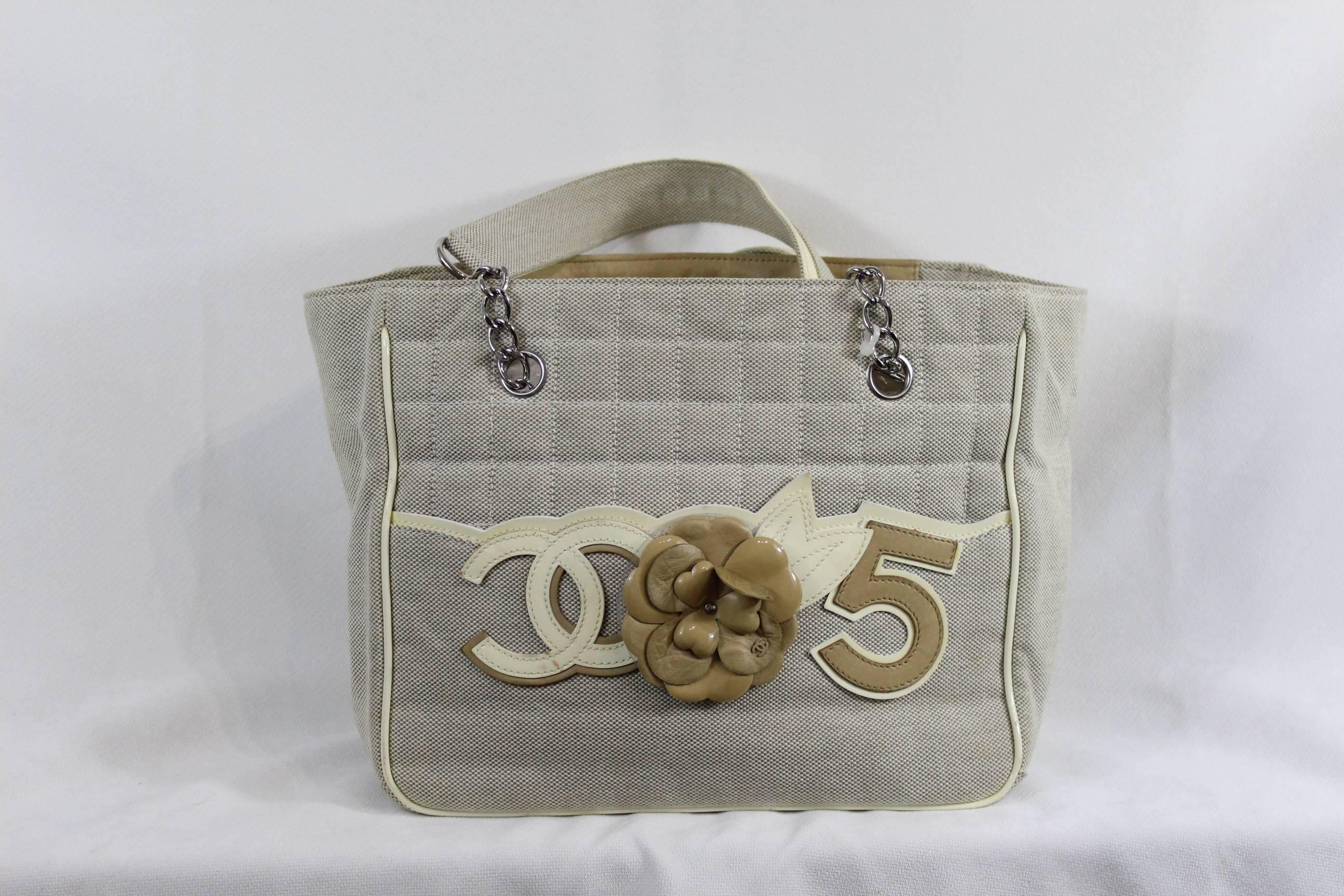 Women's 2005-2006 Chanel Camelia N°5 Tote Bag in Canvas and Patented Leather