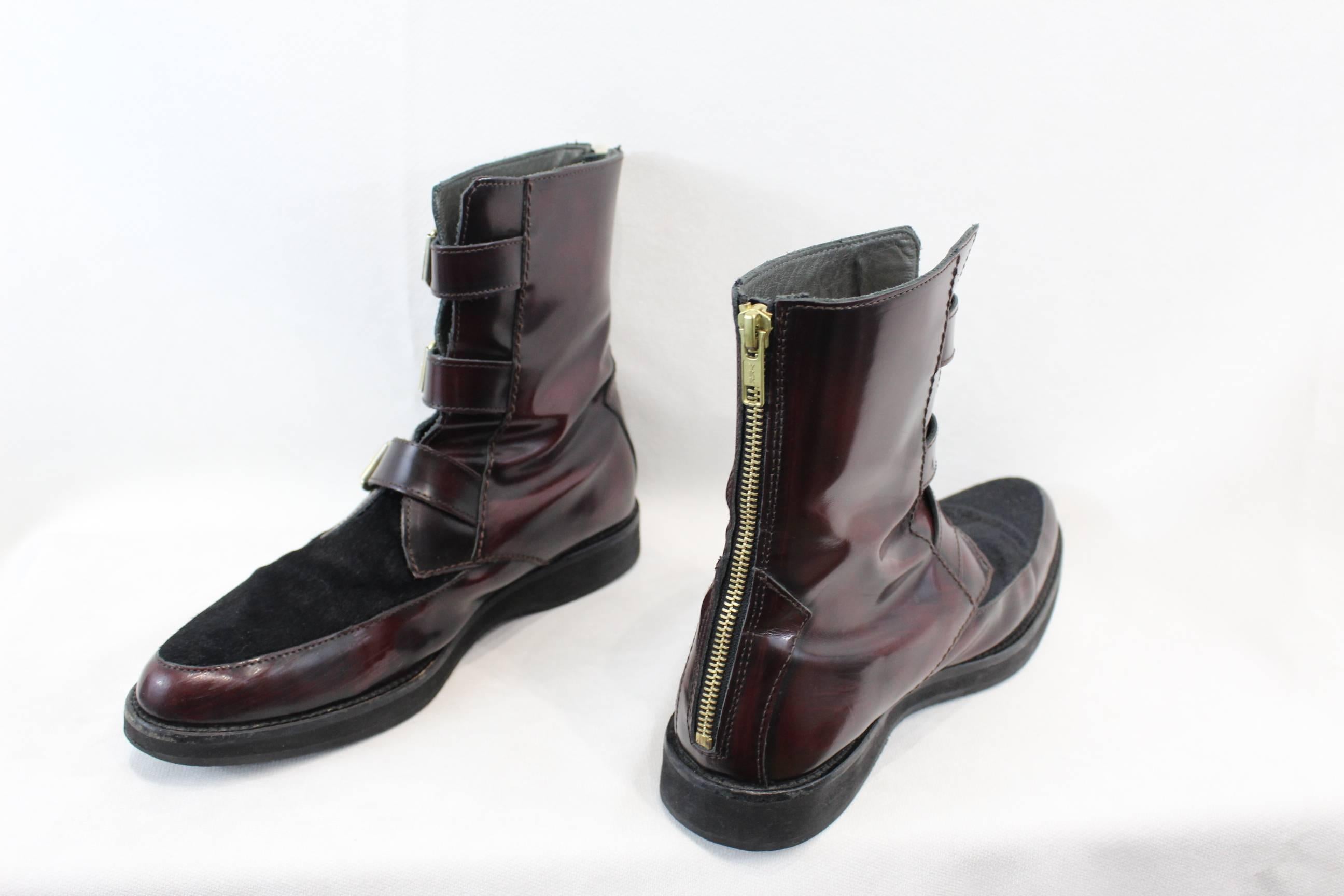 Black Amazing Boots from Alexander McQueen in Dark Red Patented  and Calfskin leather For Sale