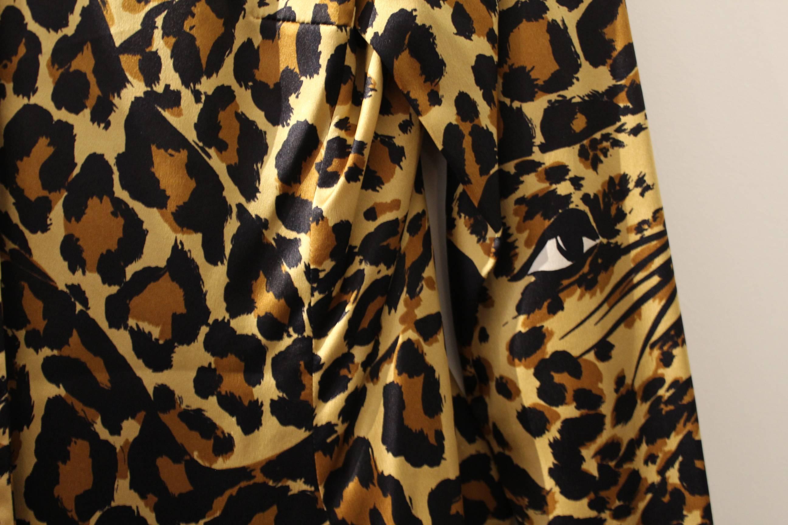 Yves Saint Laurent Vintage Leopard Printing Blouse In Excellent Condition For Sale In Paris, FR